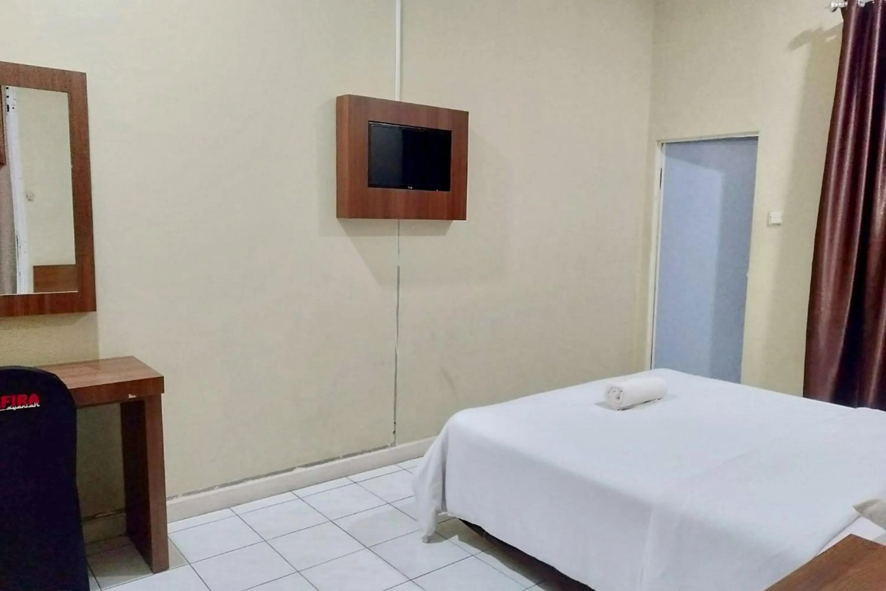 Bedroom in Hotel Shafira Pariaman Syariah Mitra RedDoorz