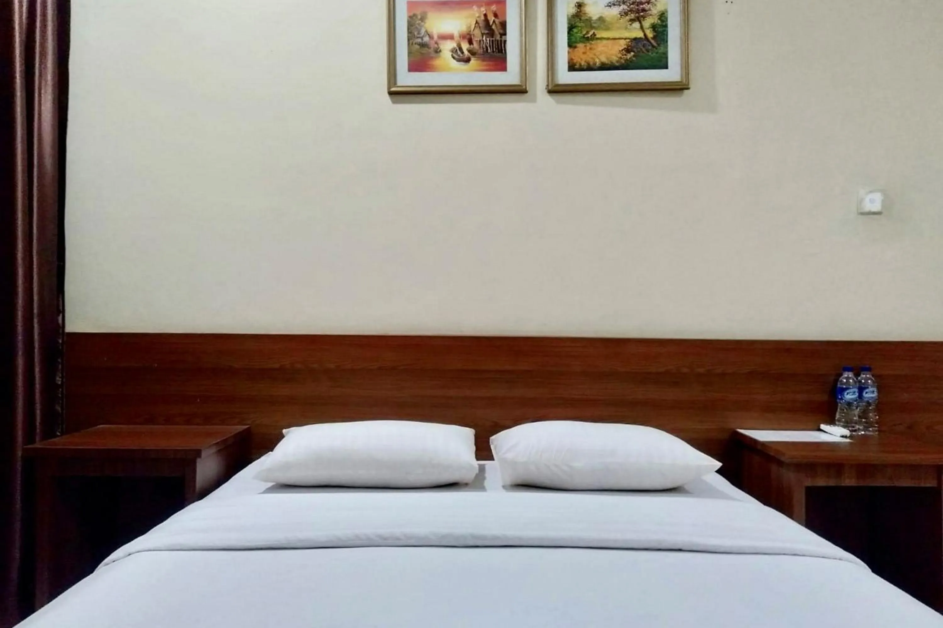 Bedroom in Hotel Shafira Pariaman Syariah Mitra RedDoorz