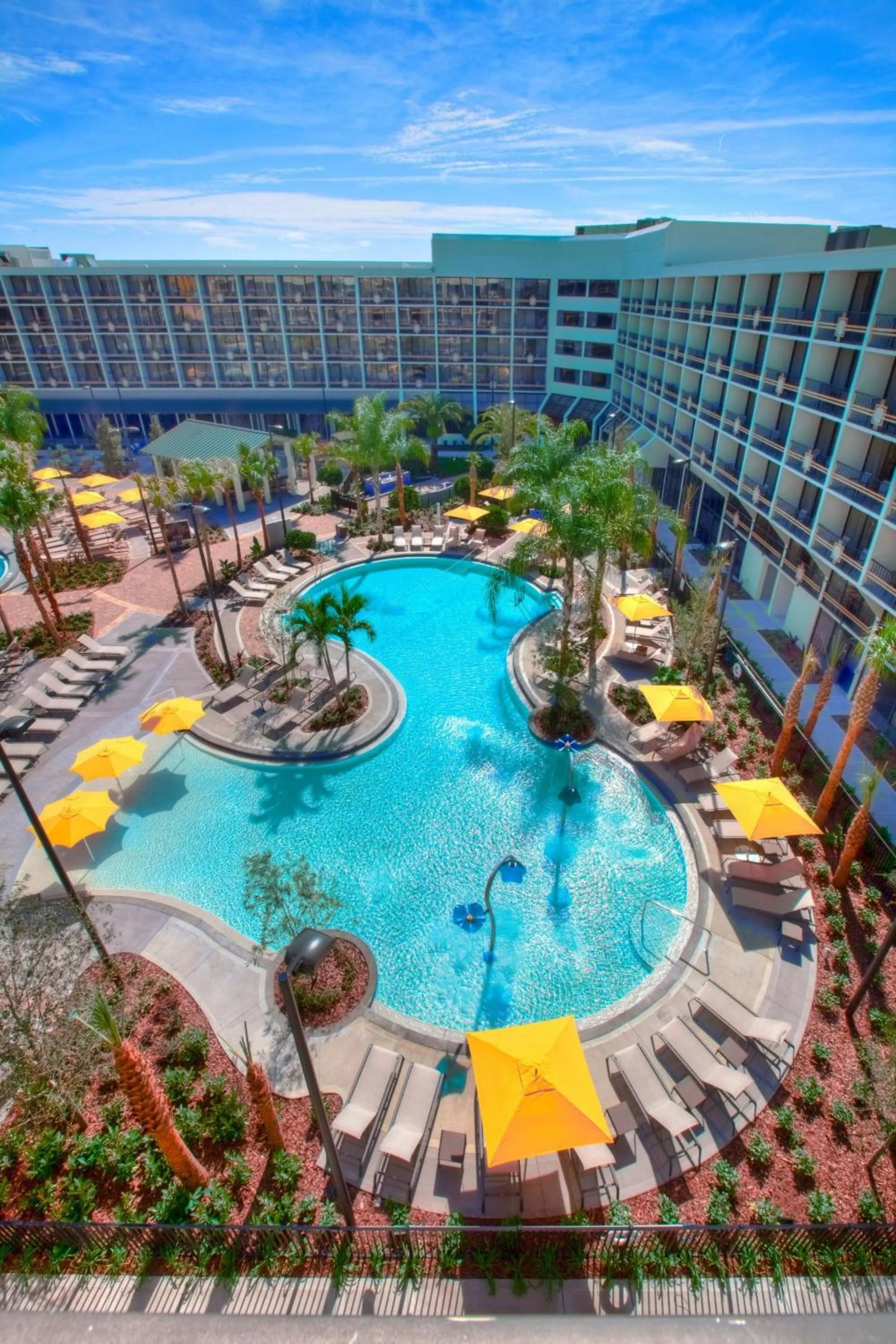 Swimming pool in Sheraton Orlando Lake Buena Vista Resort