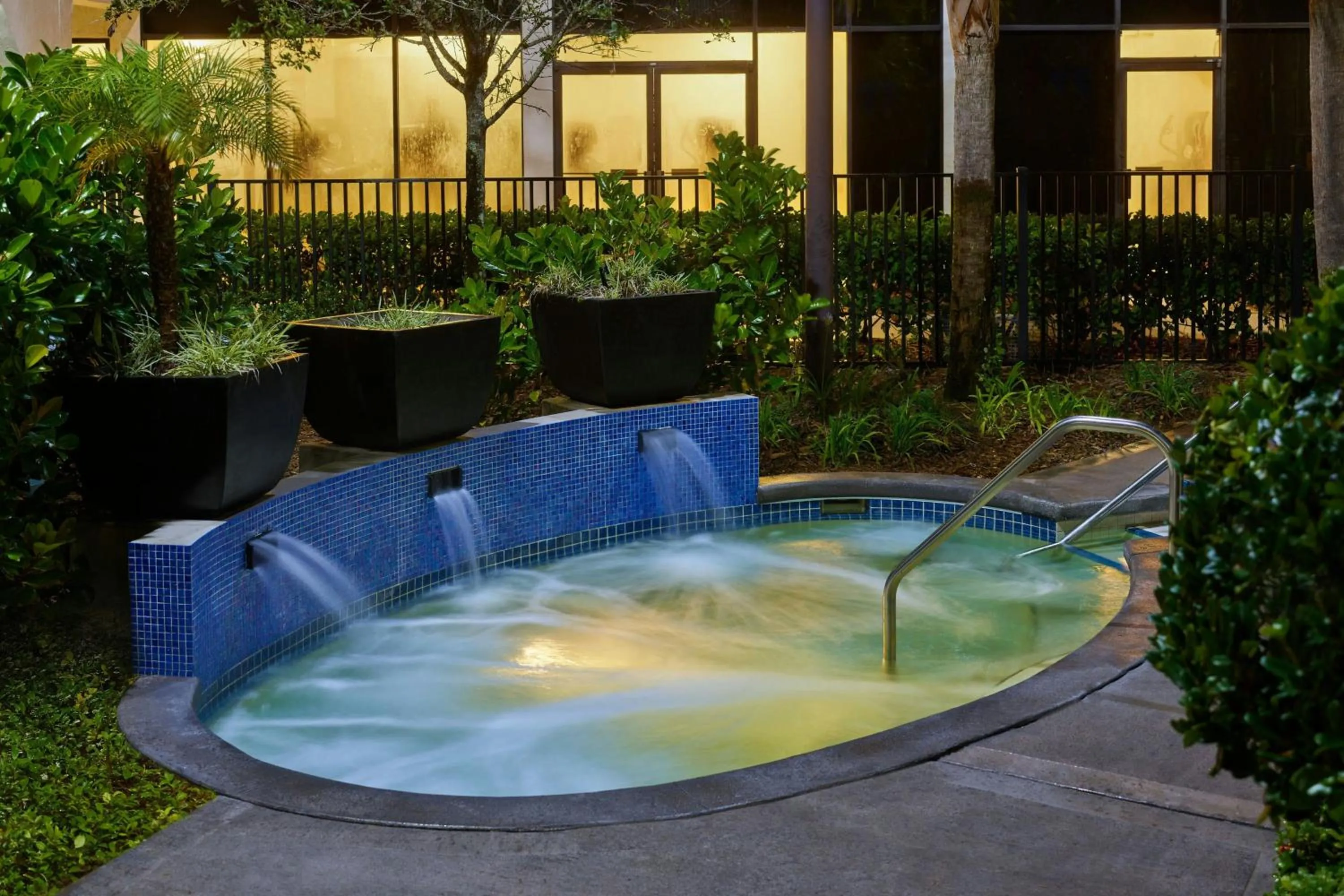 Swimming pool in Sheraton Orlando Lake Buena Vista Resort