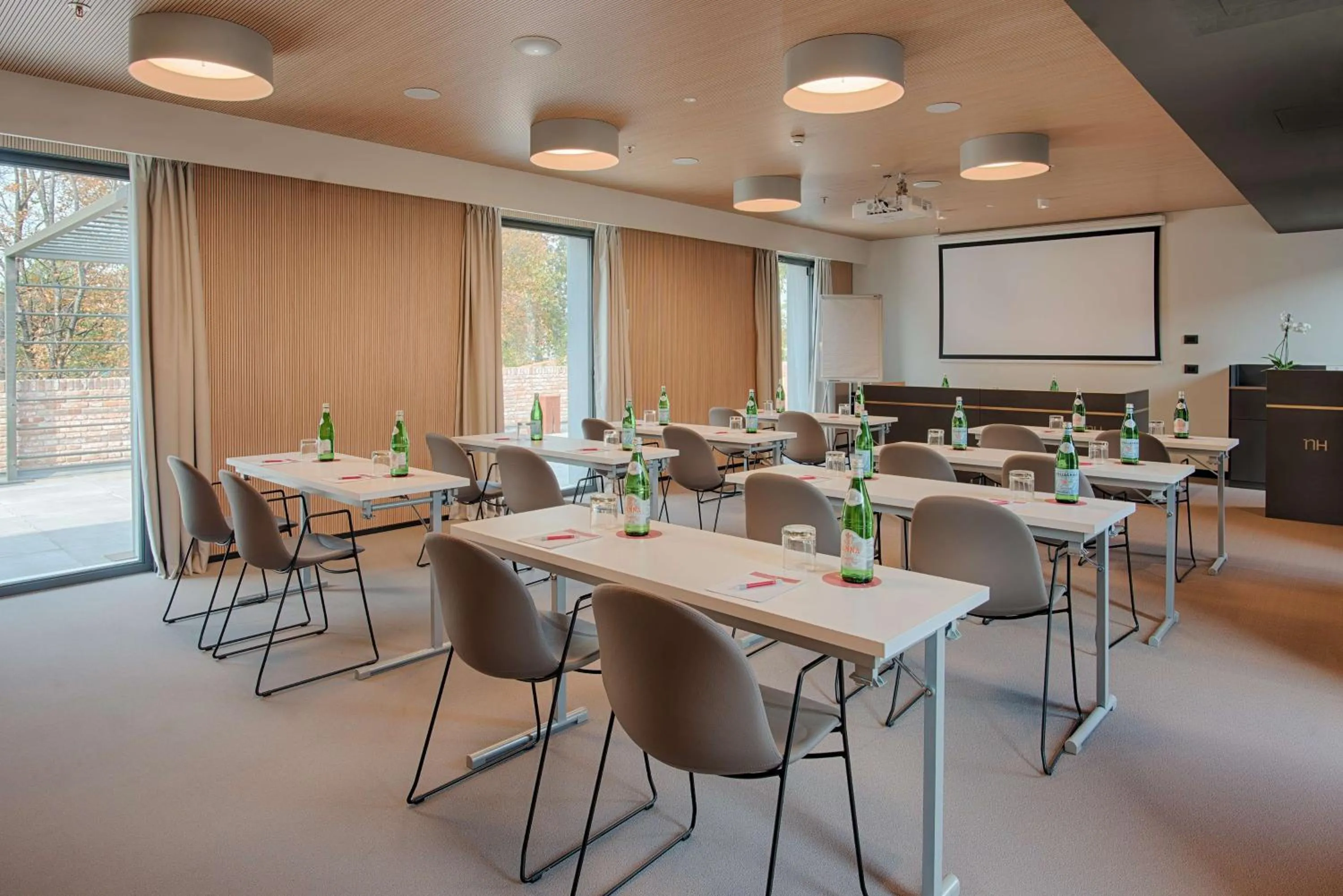 Meeting/conference room in NH Collection Murano Villa