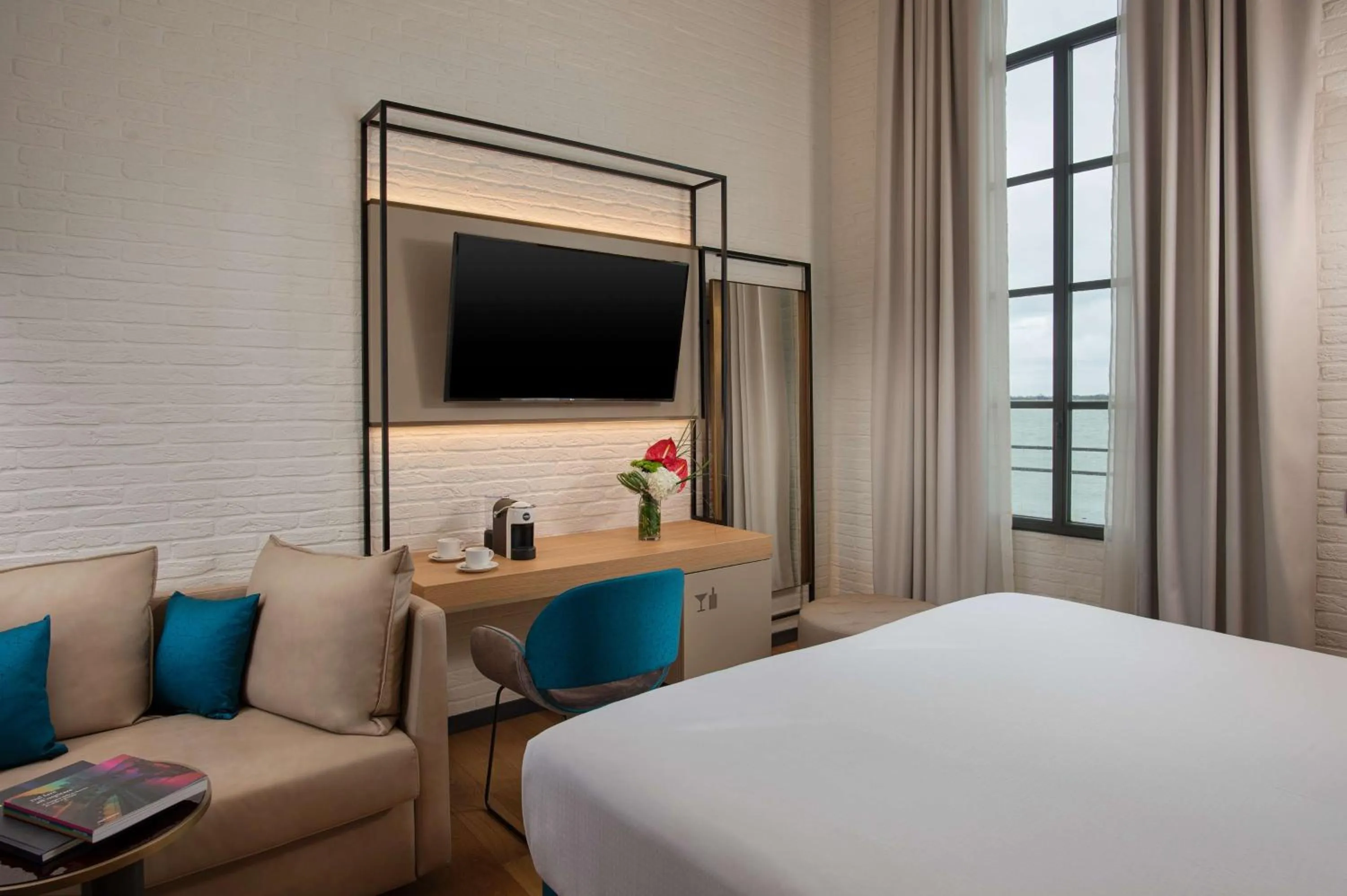 Bedroom, Bed in NH Collection Murano Villa