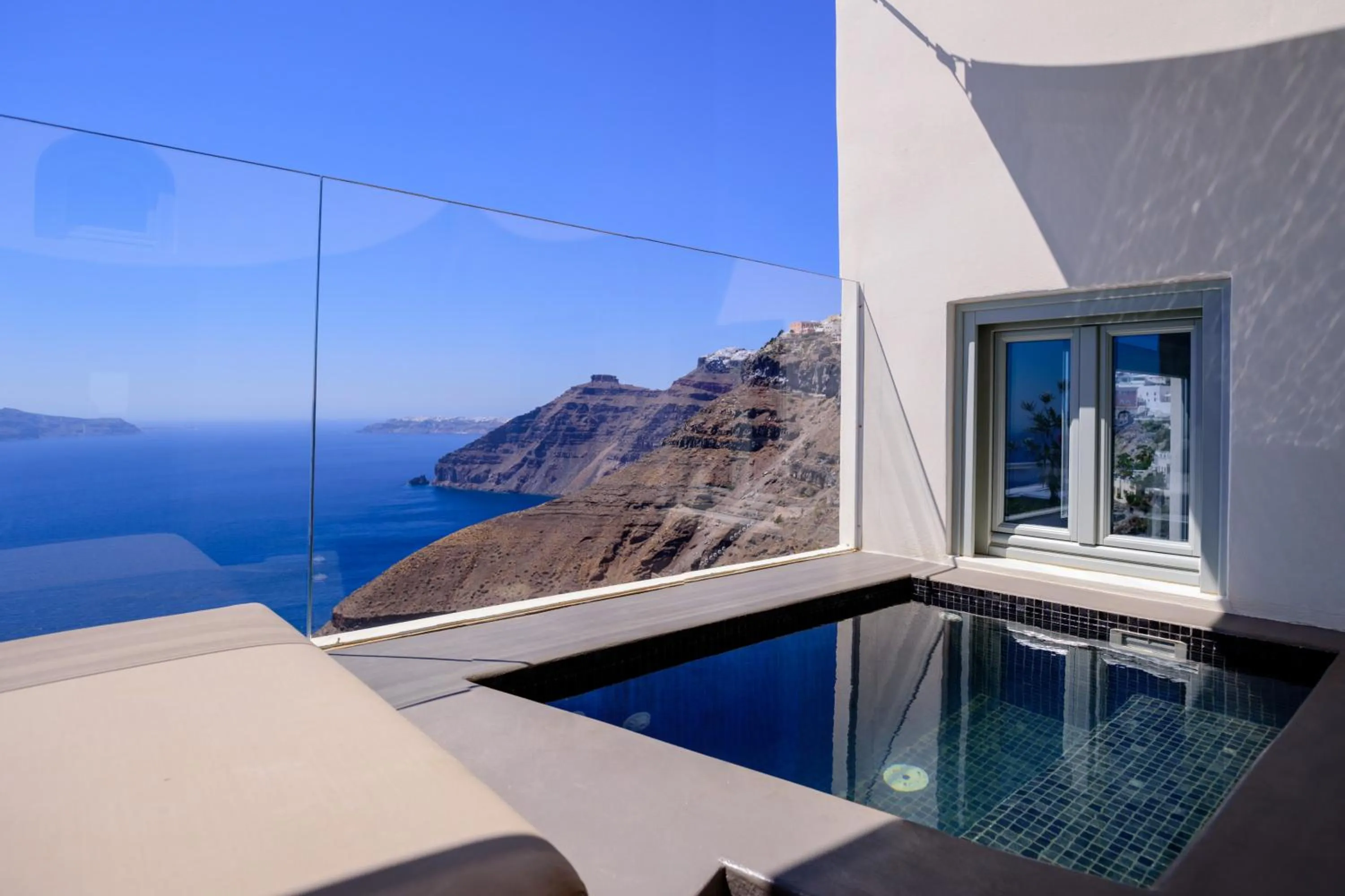 Hot Tub in Keti Hotel