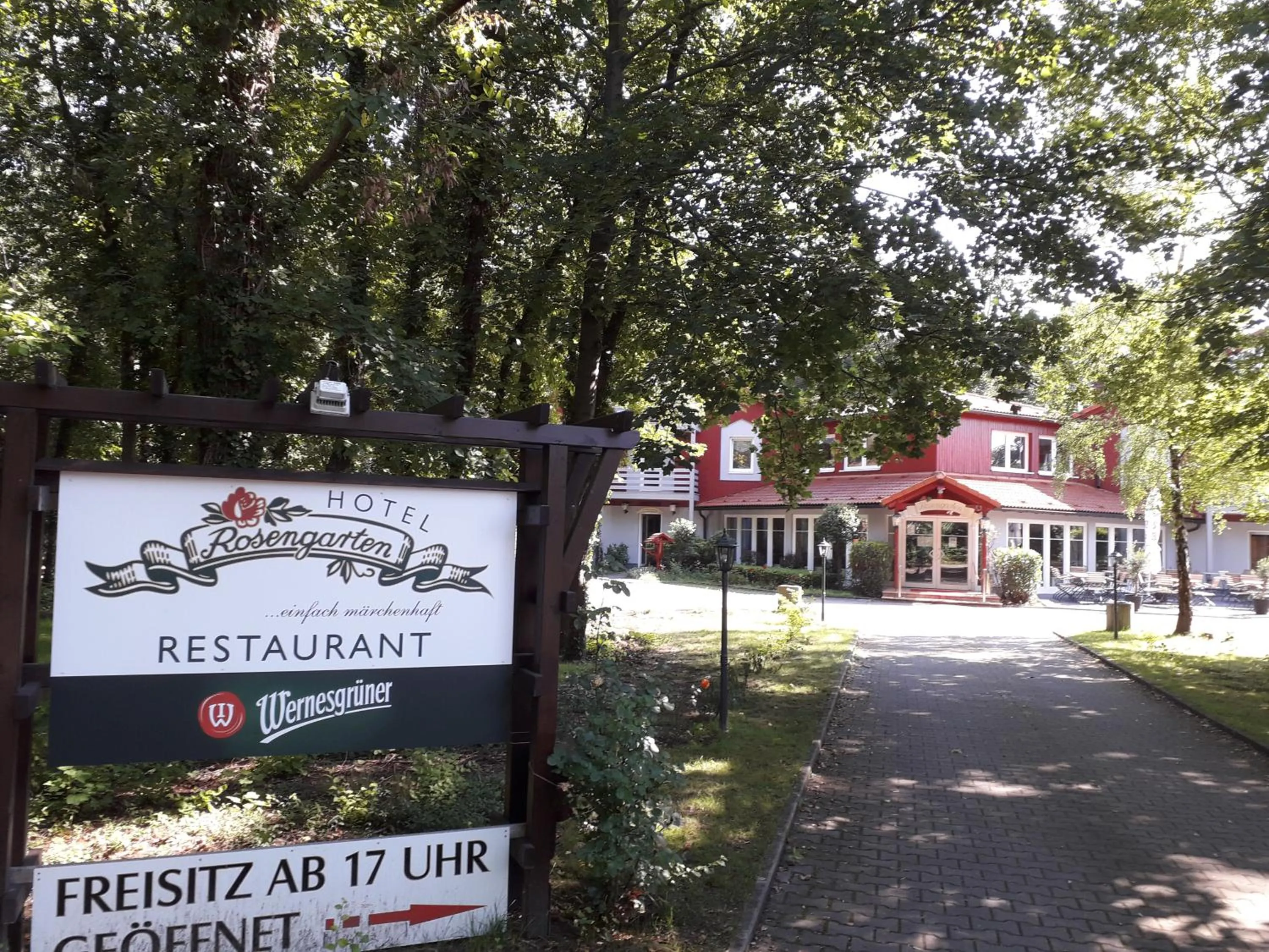 Property building in Hotel Rosengarten Leipzig-Naunhof