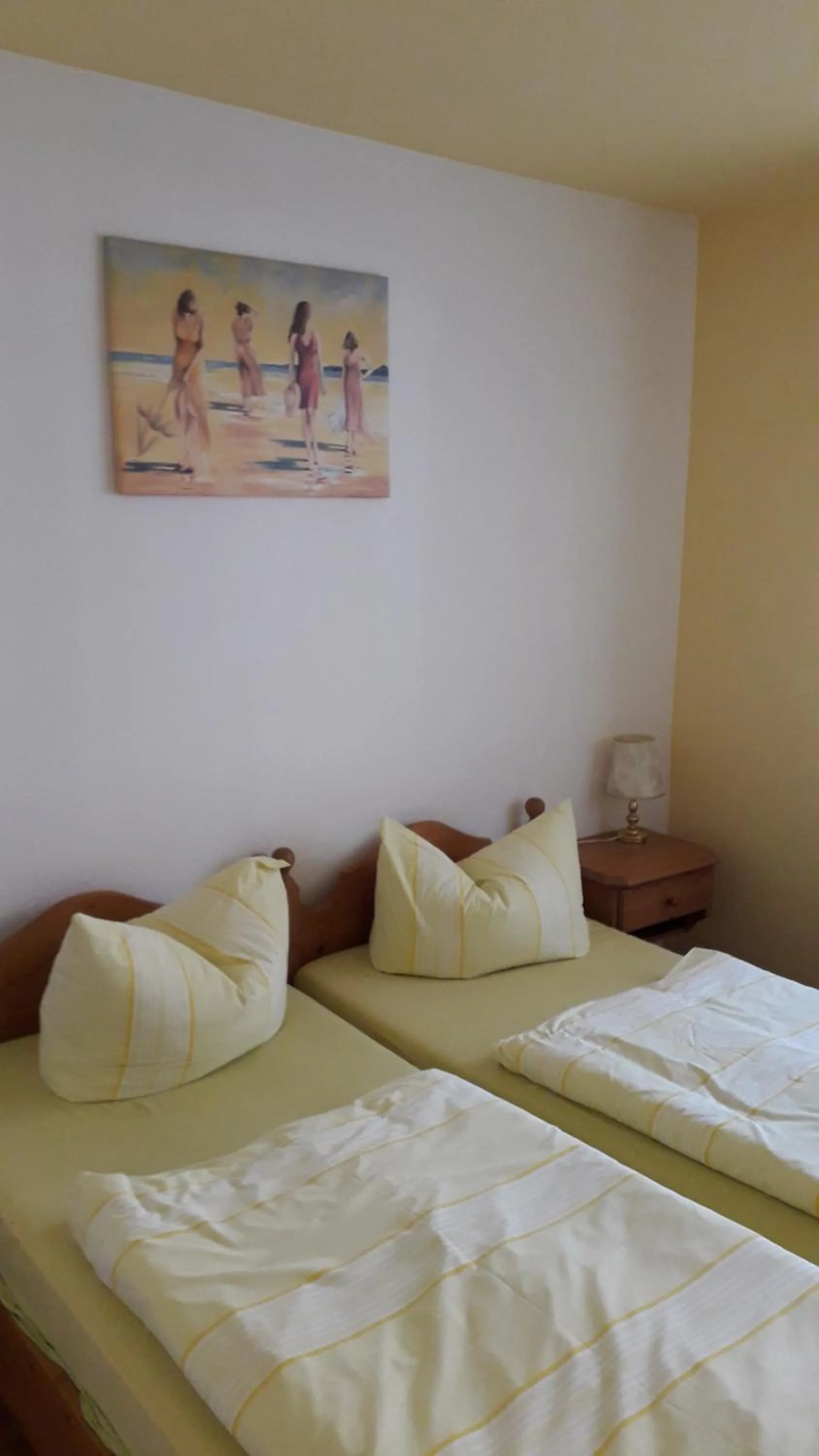 Bed in Hotel Rosengarten Leipzig-Naunhof