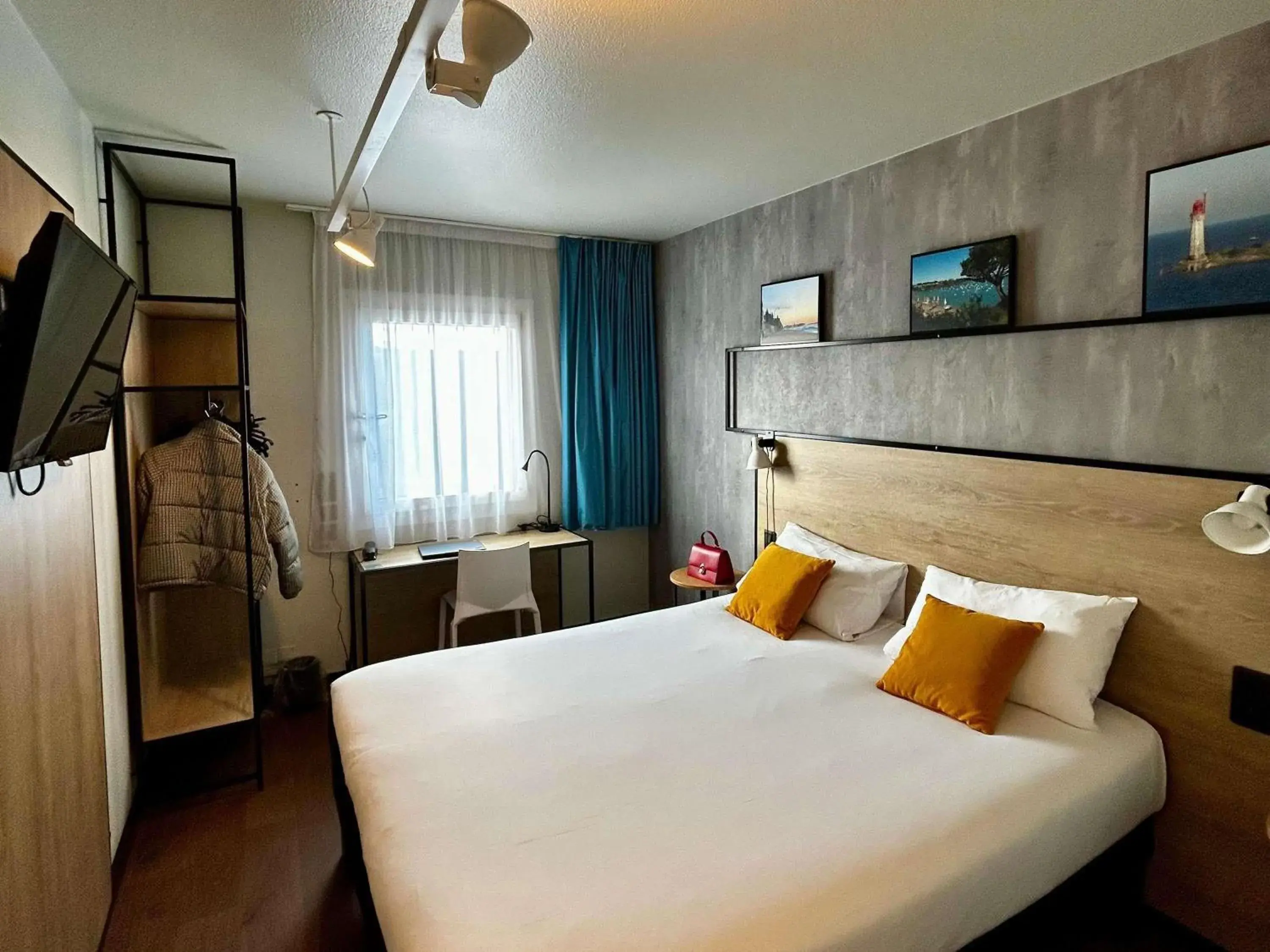 Bedroom, Bed in ibis Saint-Malo Madeleine Bedroom, Bed in ibis Saint-Malo Madeleine