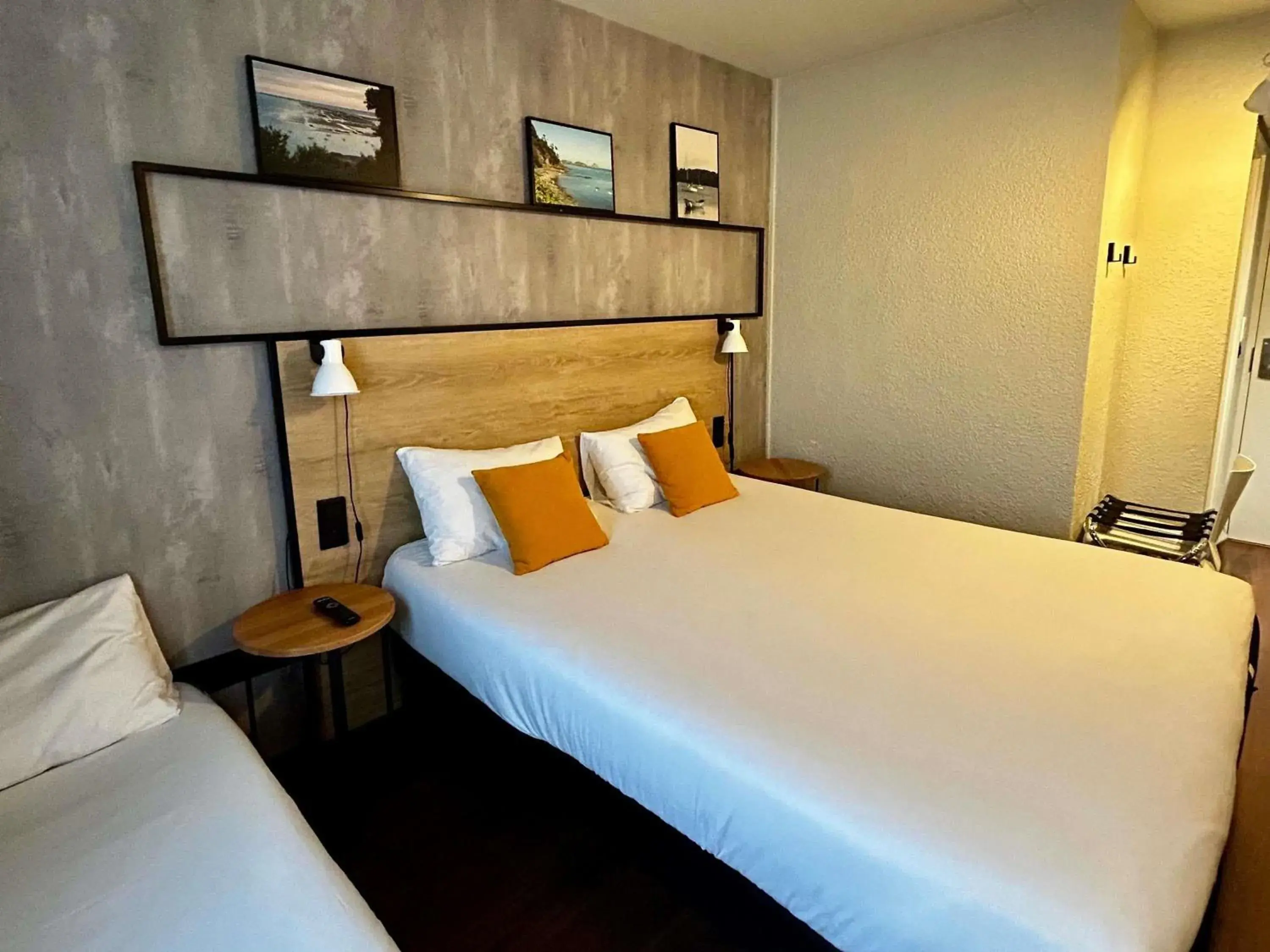 Bedroom, Bed in ibis Saint-Malo Madeleine Bedroom, Bed in ibis Saint-Malo Madeleine