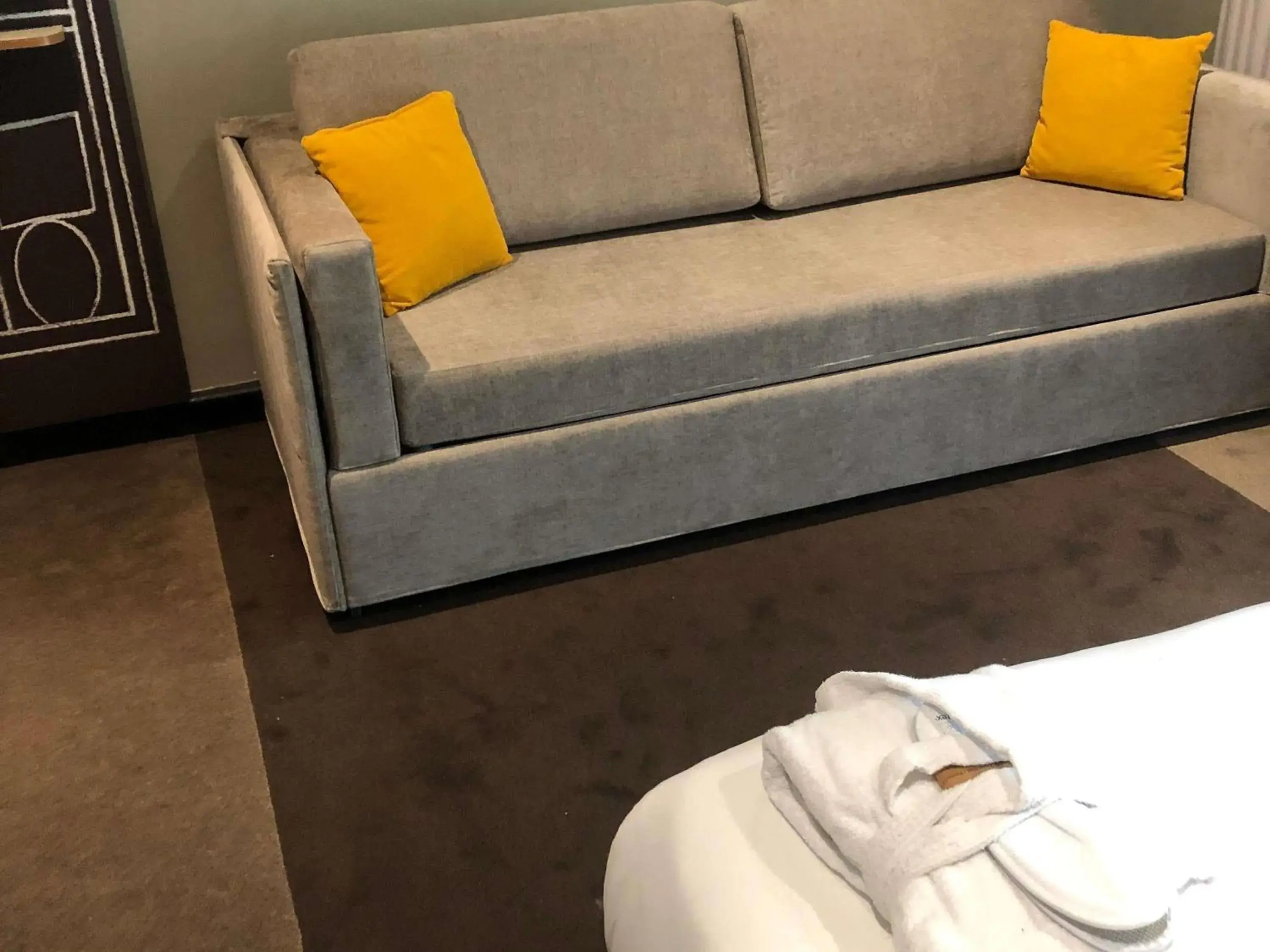 Bedroom in ibis Saint-Malo Madeleine Bedroom in ibis Saint-Malo Madeleine