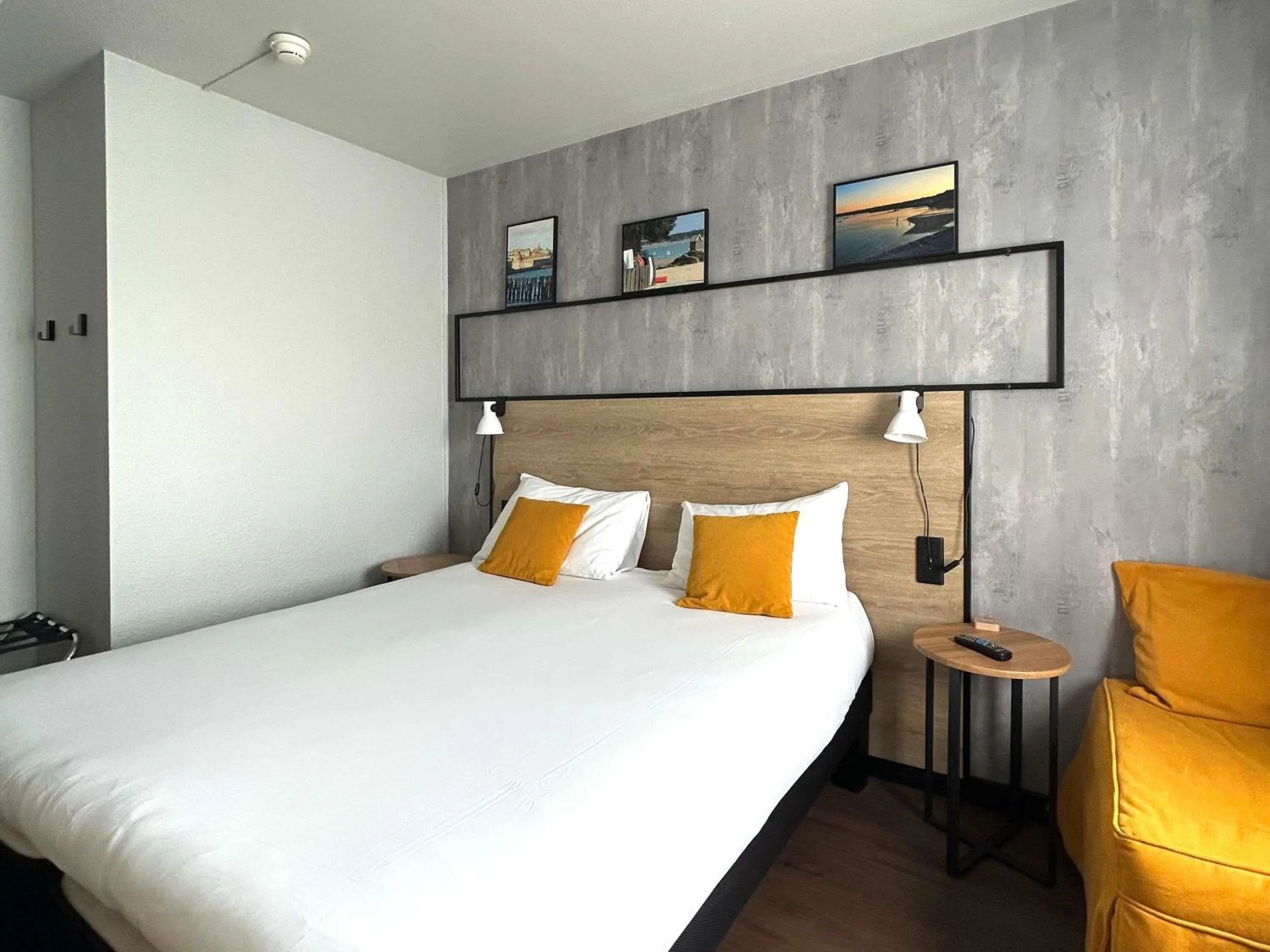 Bedroom, Bed in ibis Saint-Malo Madeleine