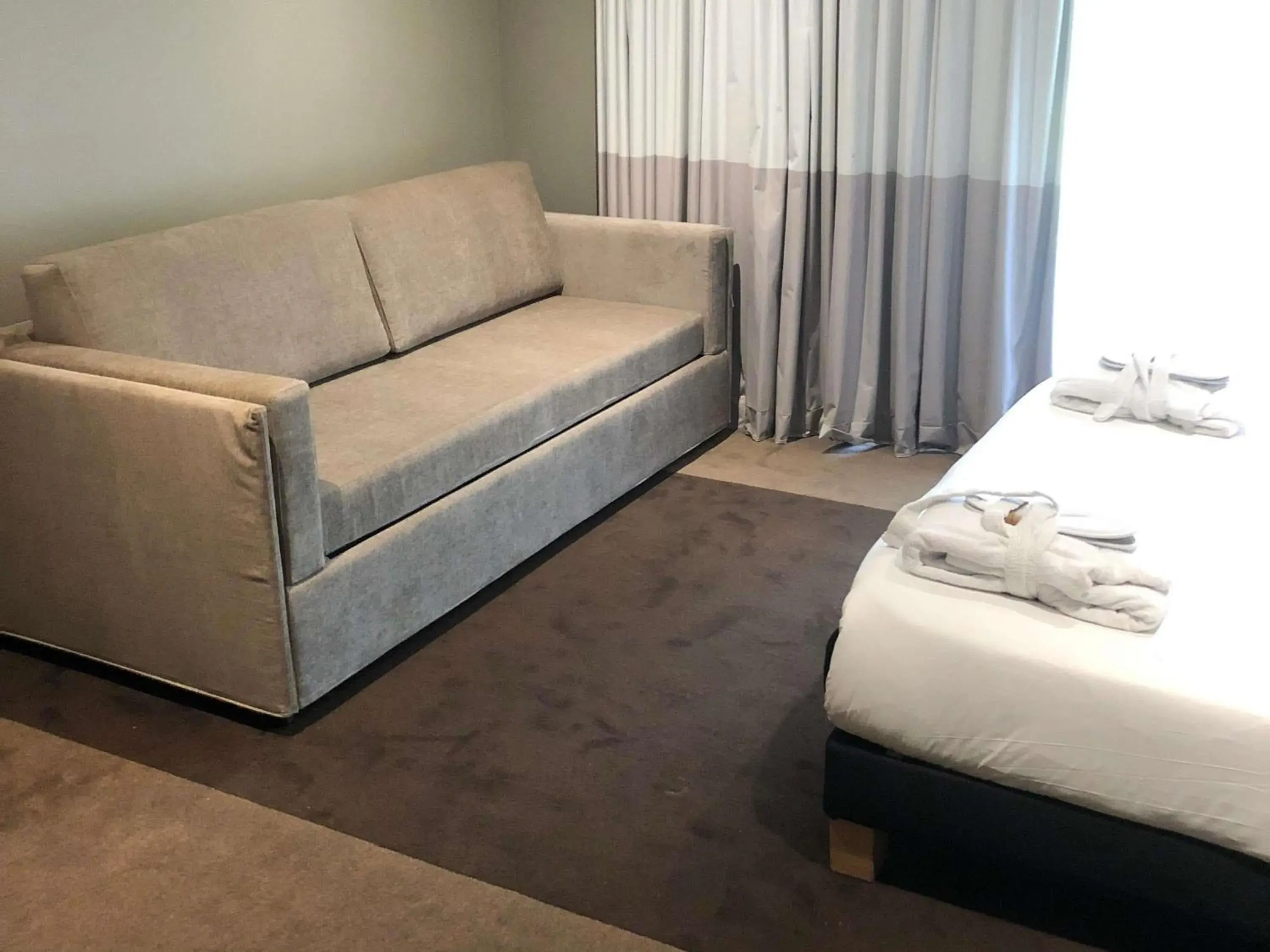 Bedroom, Bed in ibis Saint-Malo Madeleine Bedroom, Bed in ibis Saint-Malo Madeleine