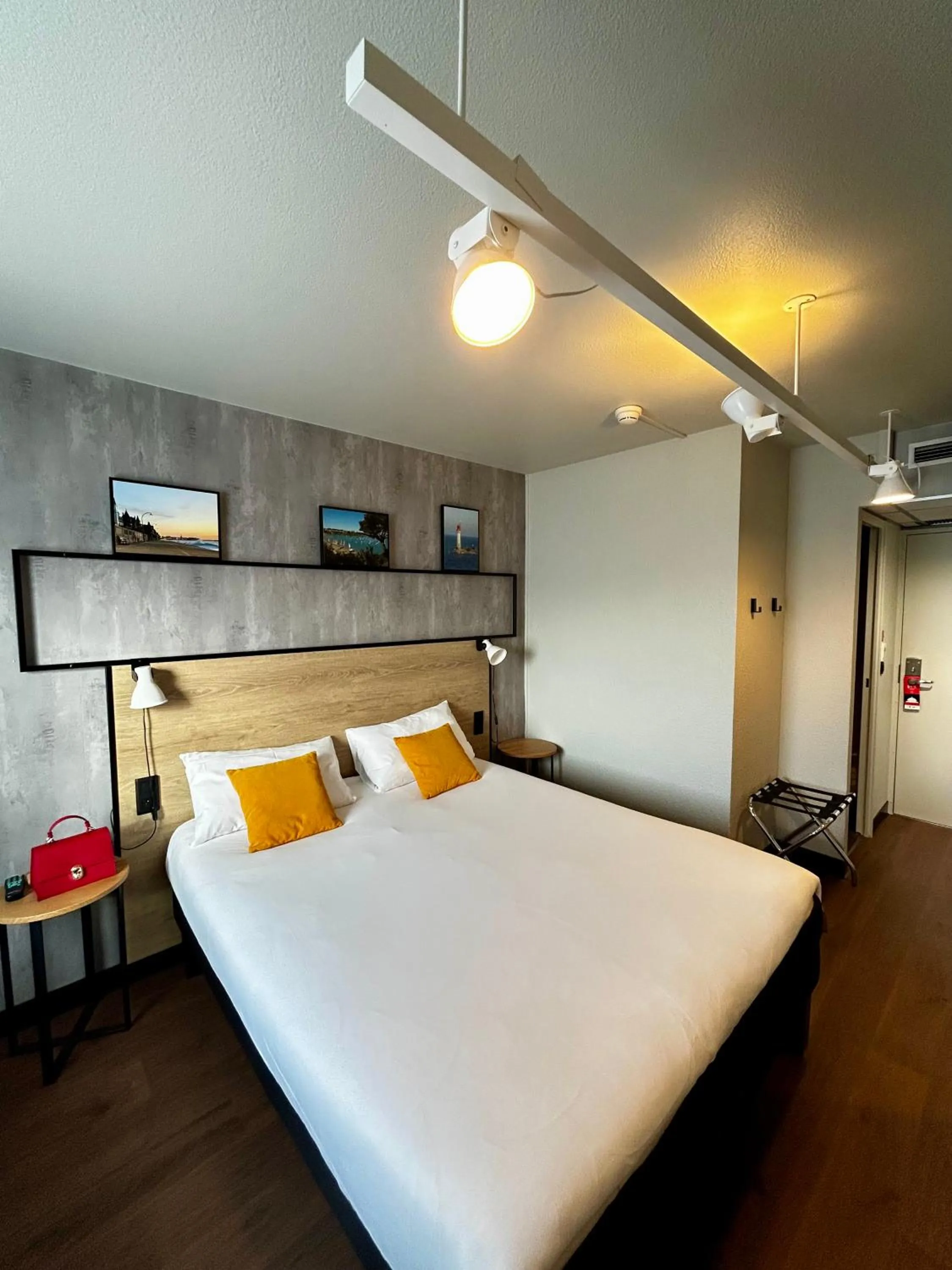 Photo of the whole room, Bed in ibis Saint-Malo Madeleine