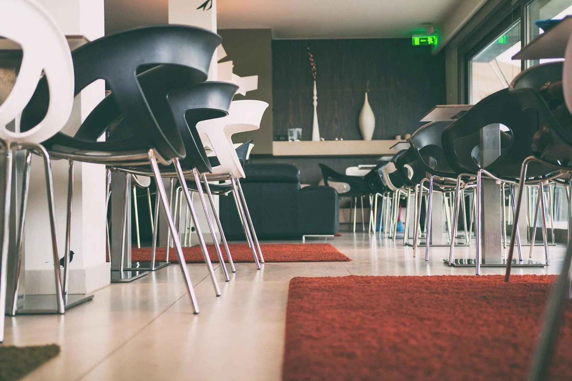 Restaurant/places to eat in Hara Hotel