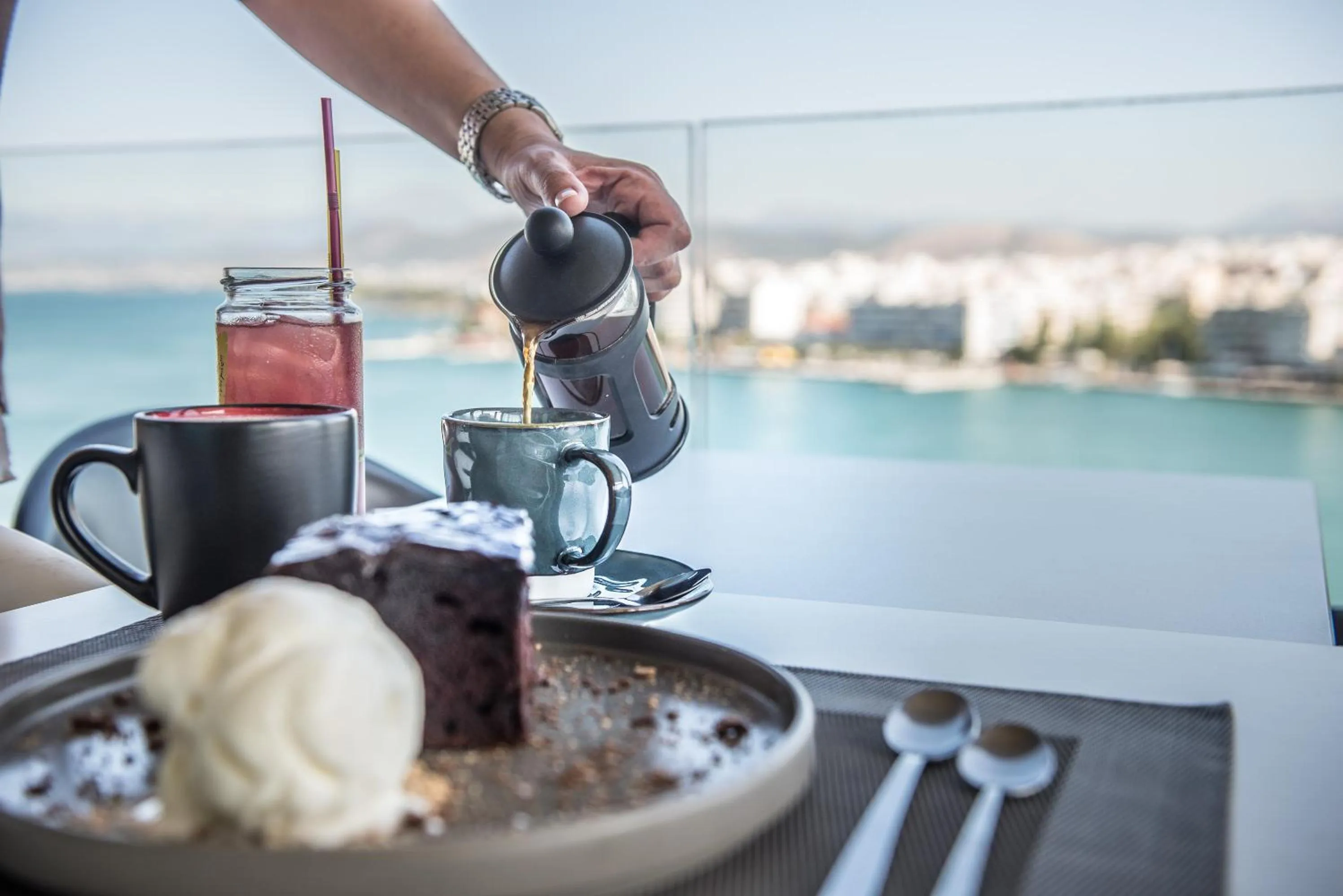 Food and drinks in Hara Hotel