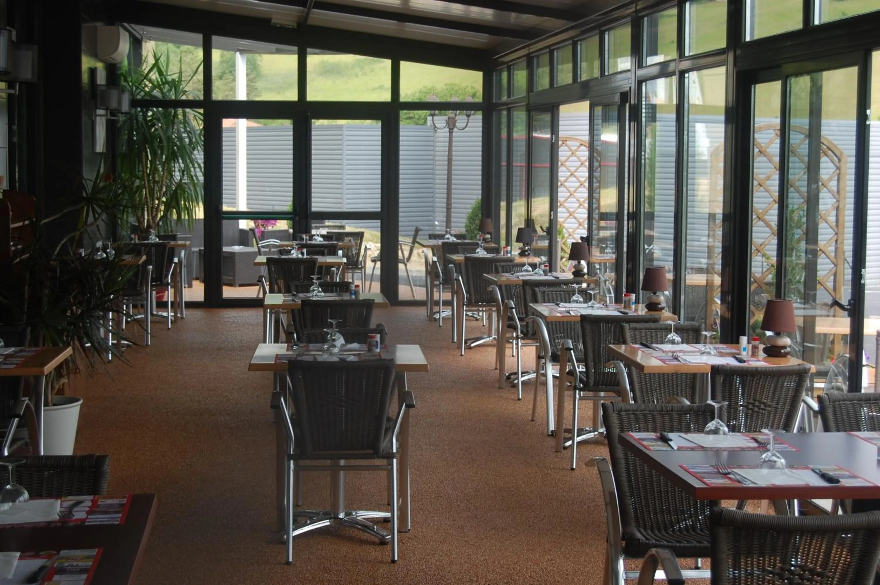 Restaurant/places to eat in Hôtel L'Escale Périgueux Notre Dame