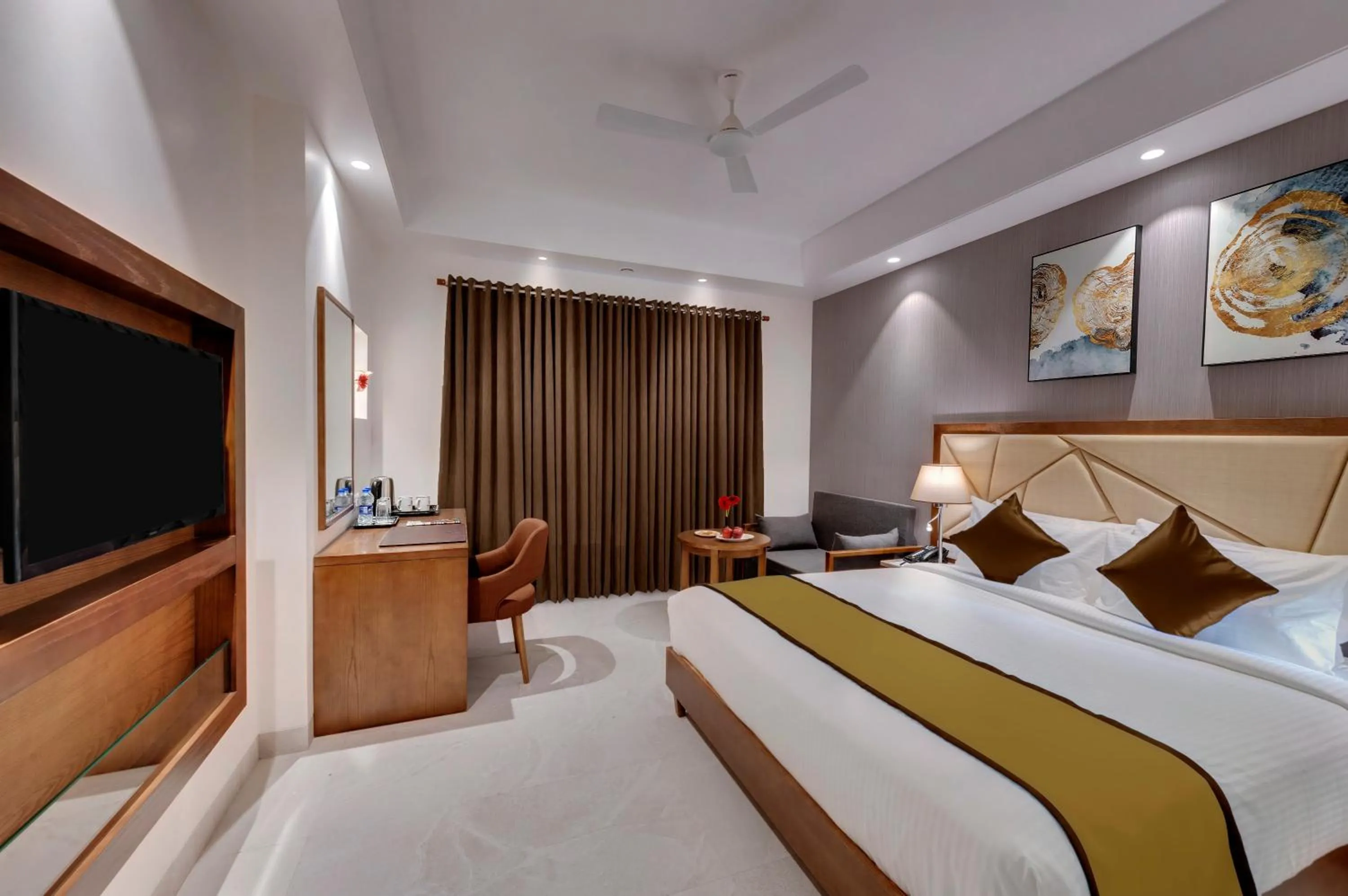 Bed in Click Hotel Aurangabad