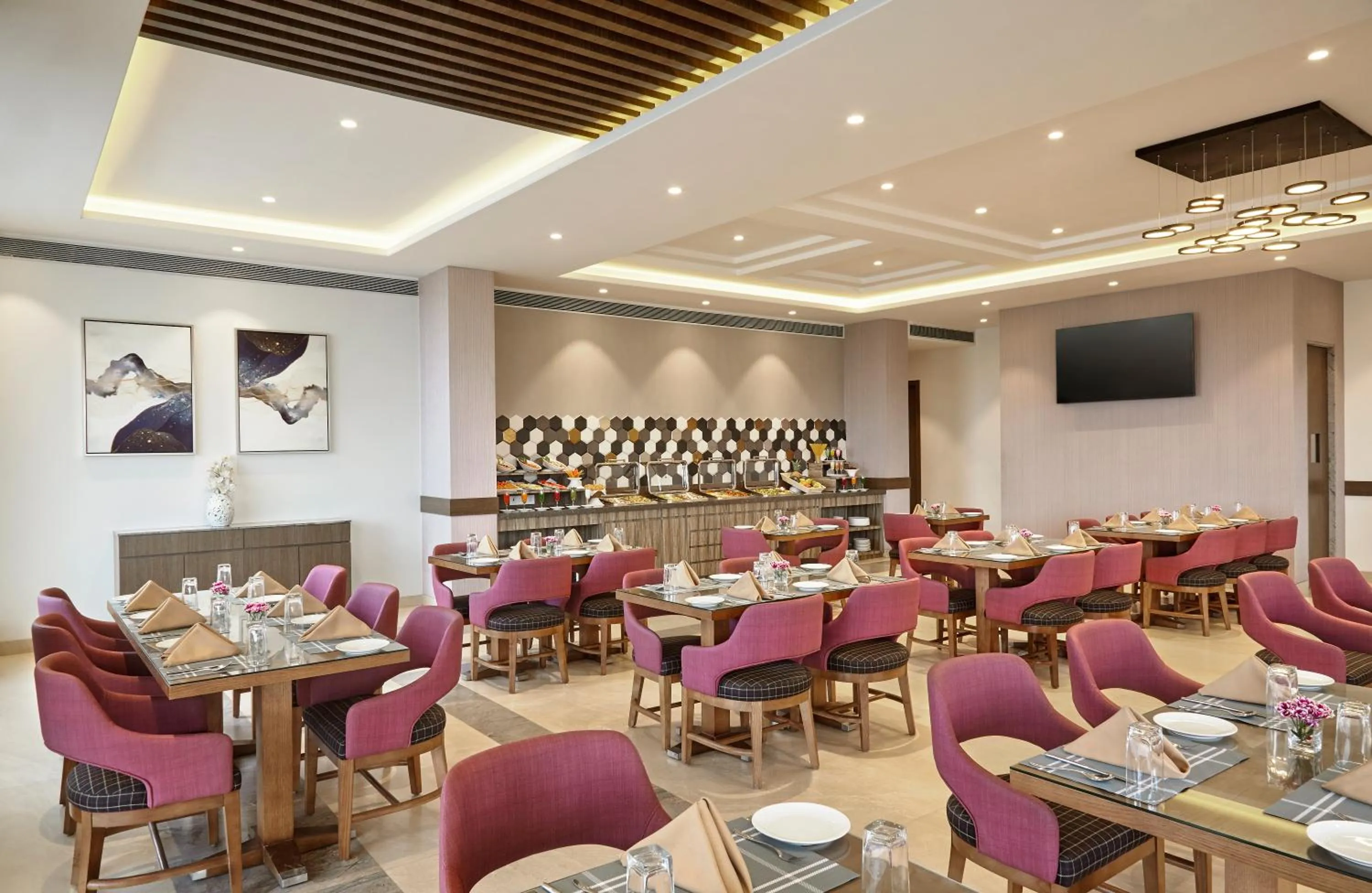 Restaurant/places to eat in Click Hotel Aurangabad