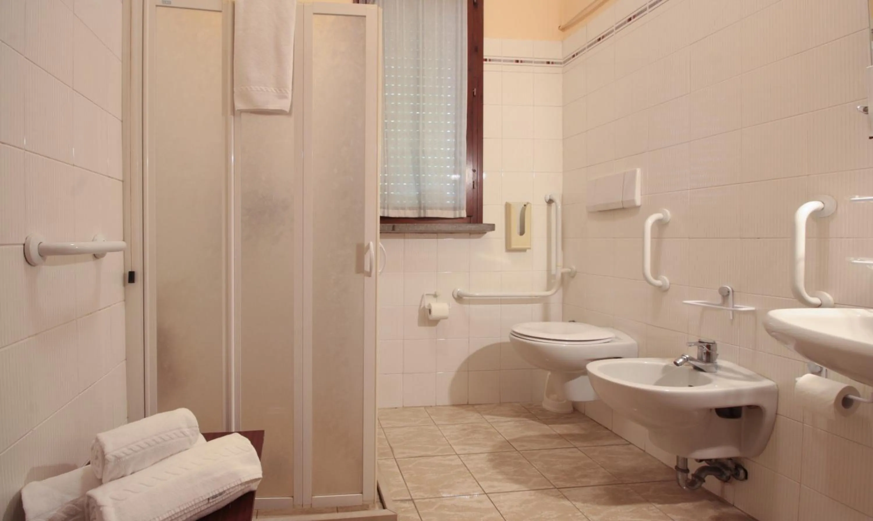 Toilet in Hotel Rose&Crown