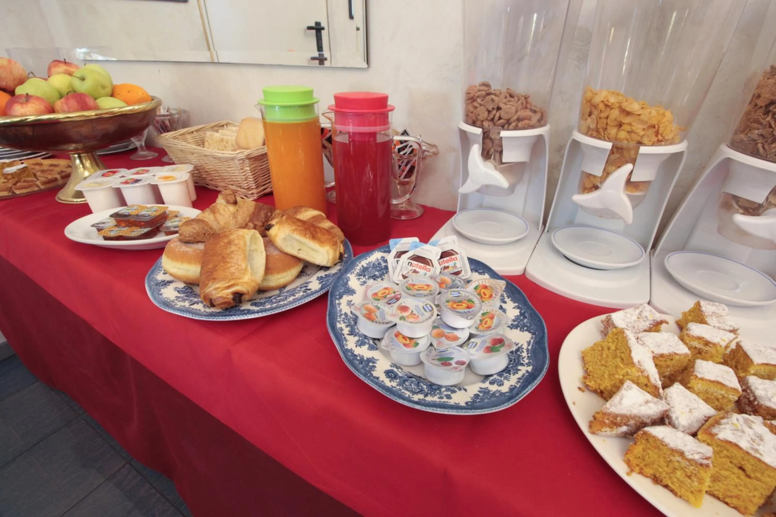 Food and drinks in Hotel Rose&Crown