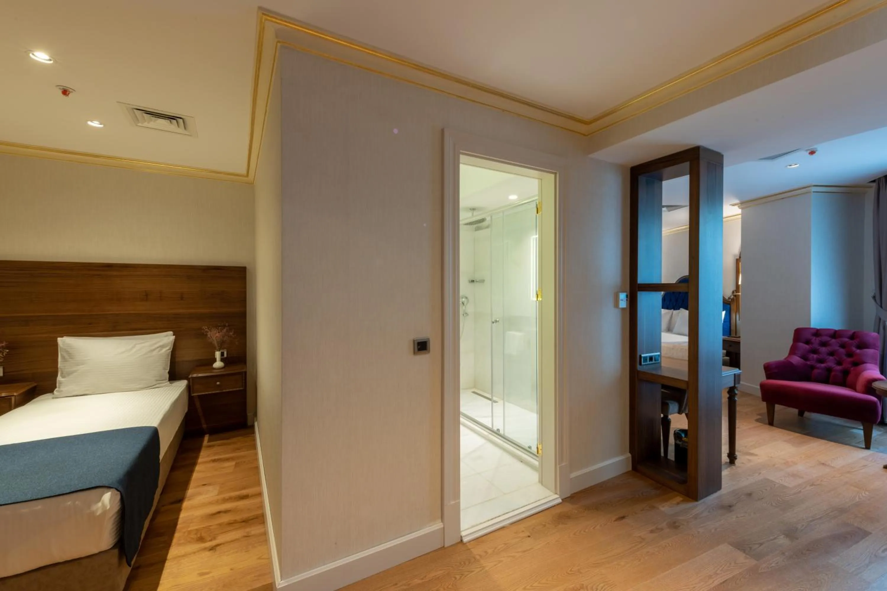 Photo of the whole room, Bed in Bvs Bosphorus Pera Hotel