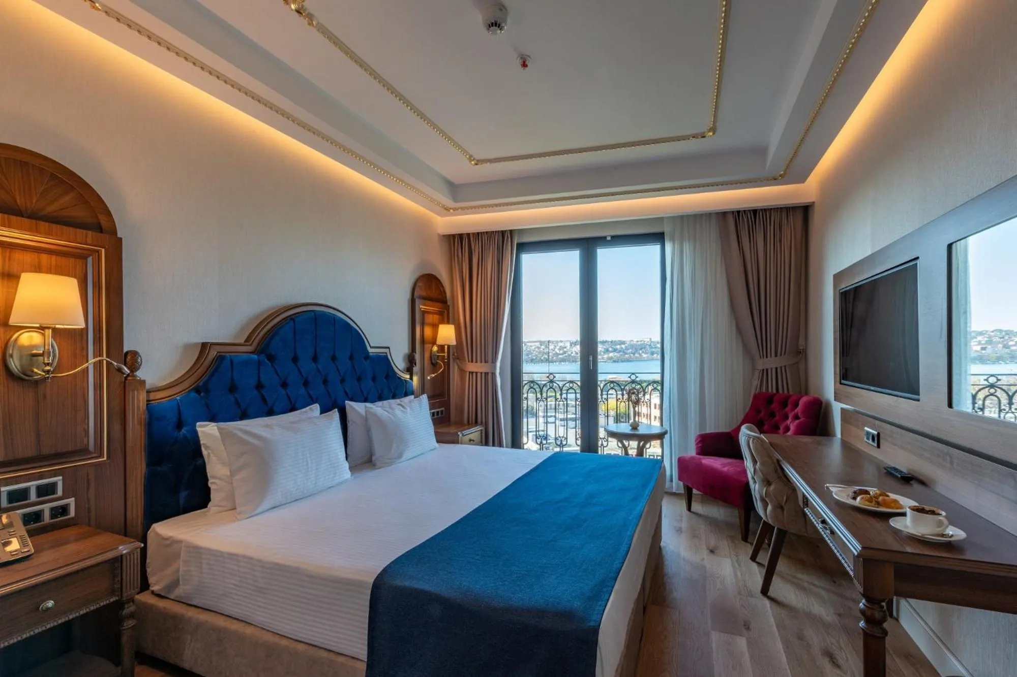 Bed in Bvs Bosphorus Pera Hotel
