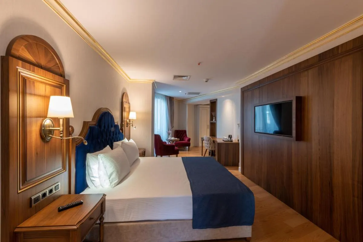 Bed in Bvs Bosphorus Pera Hotel