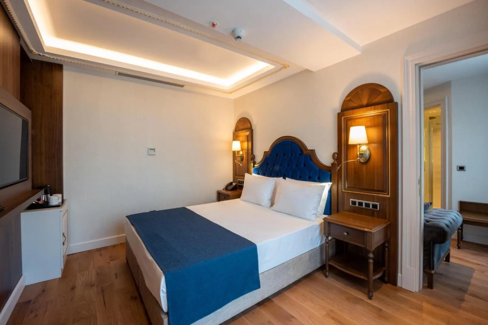 Photo of the whole room, Bed in Bvs Bosphorus Pera Hotel