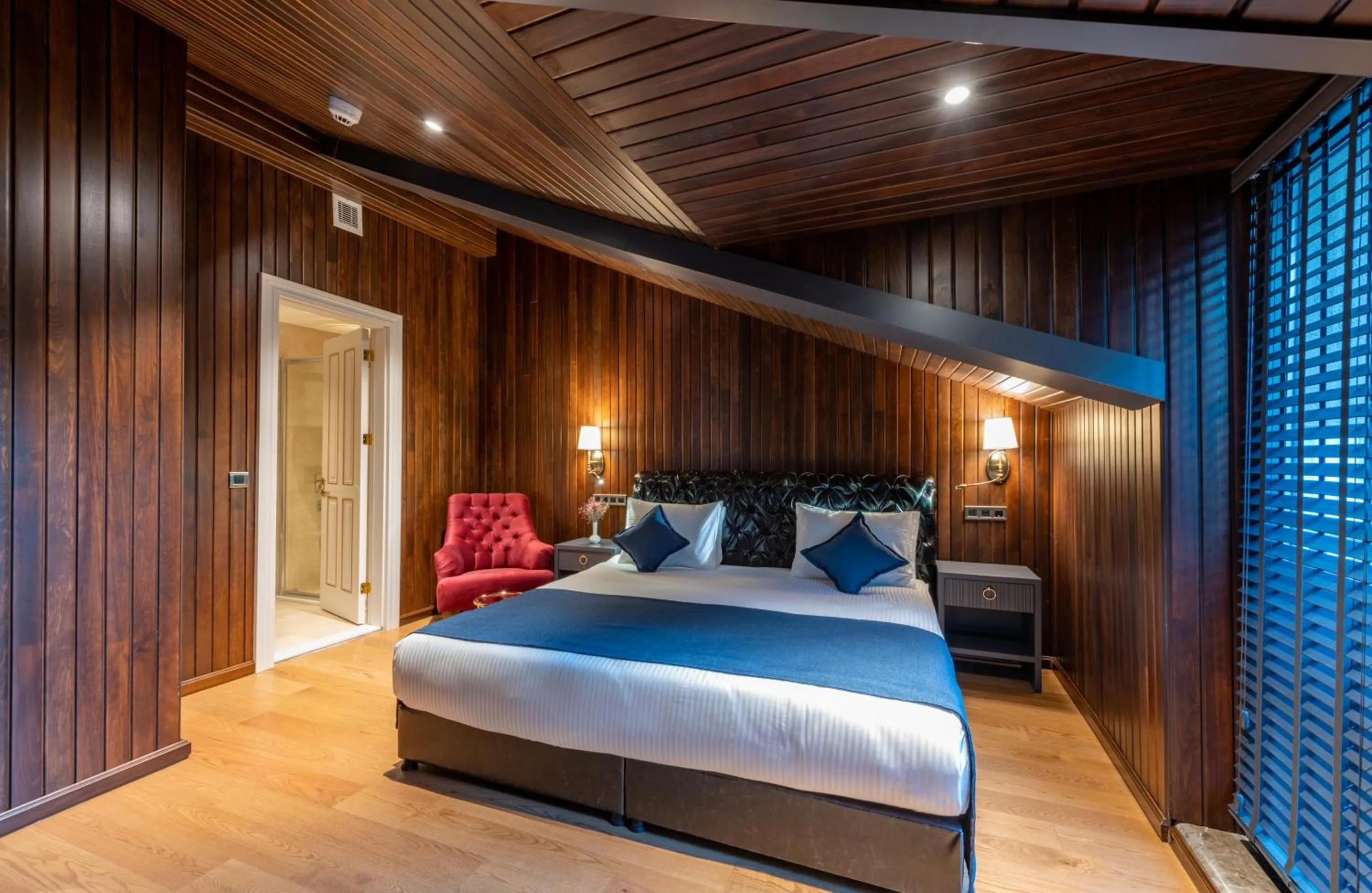 Bed in Bvs Bosphorus Pera Hotel