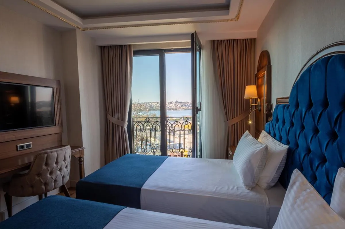 Bed in Bvs Bosphorus Pera Hotel