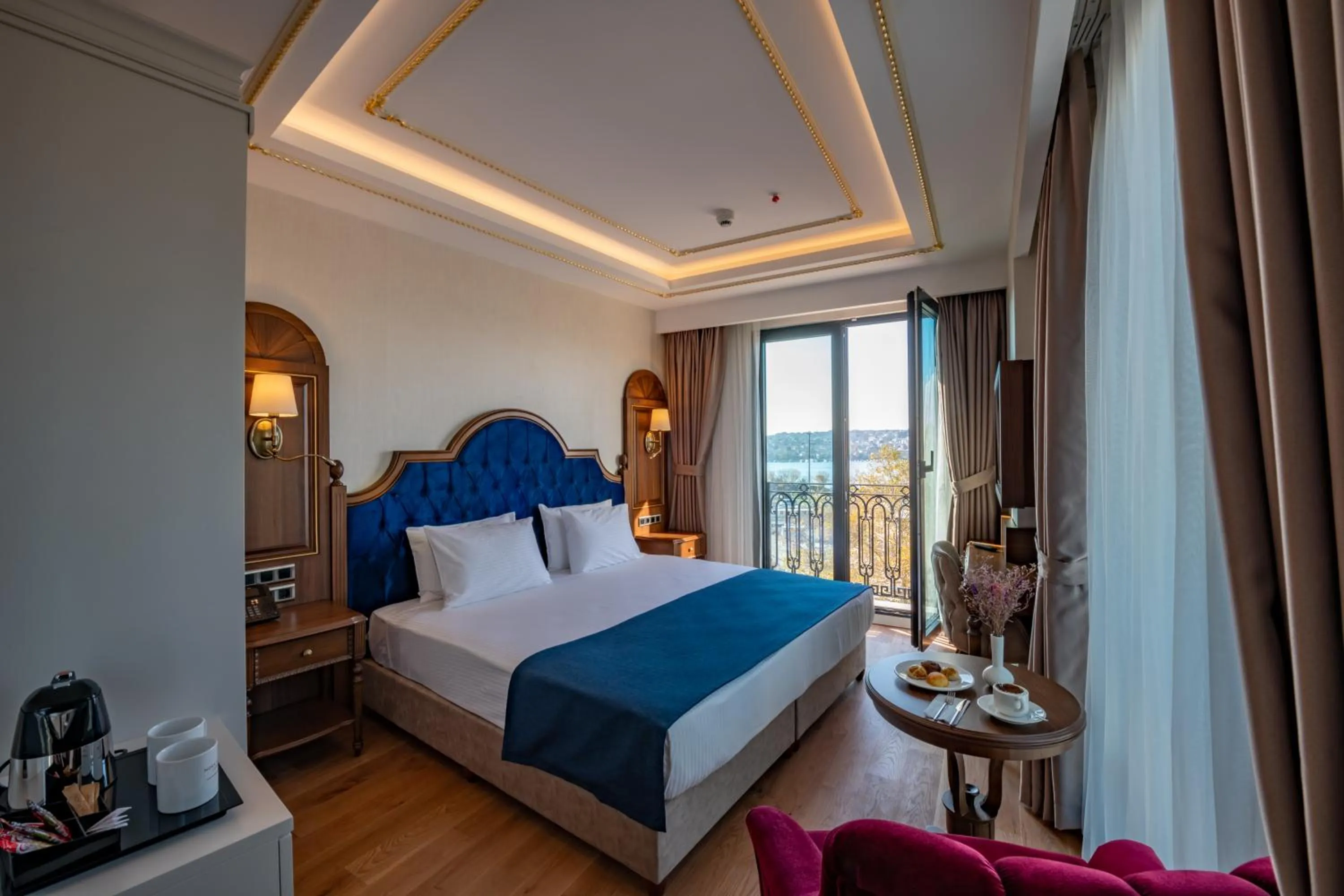 Photo of the whole room, Bed in Bvs Bosphorus Pera Hotel