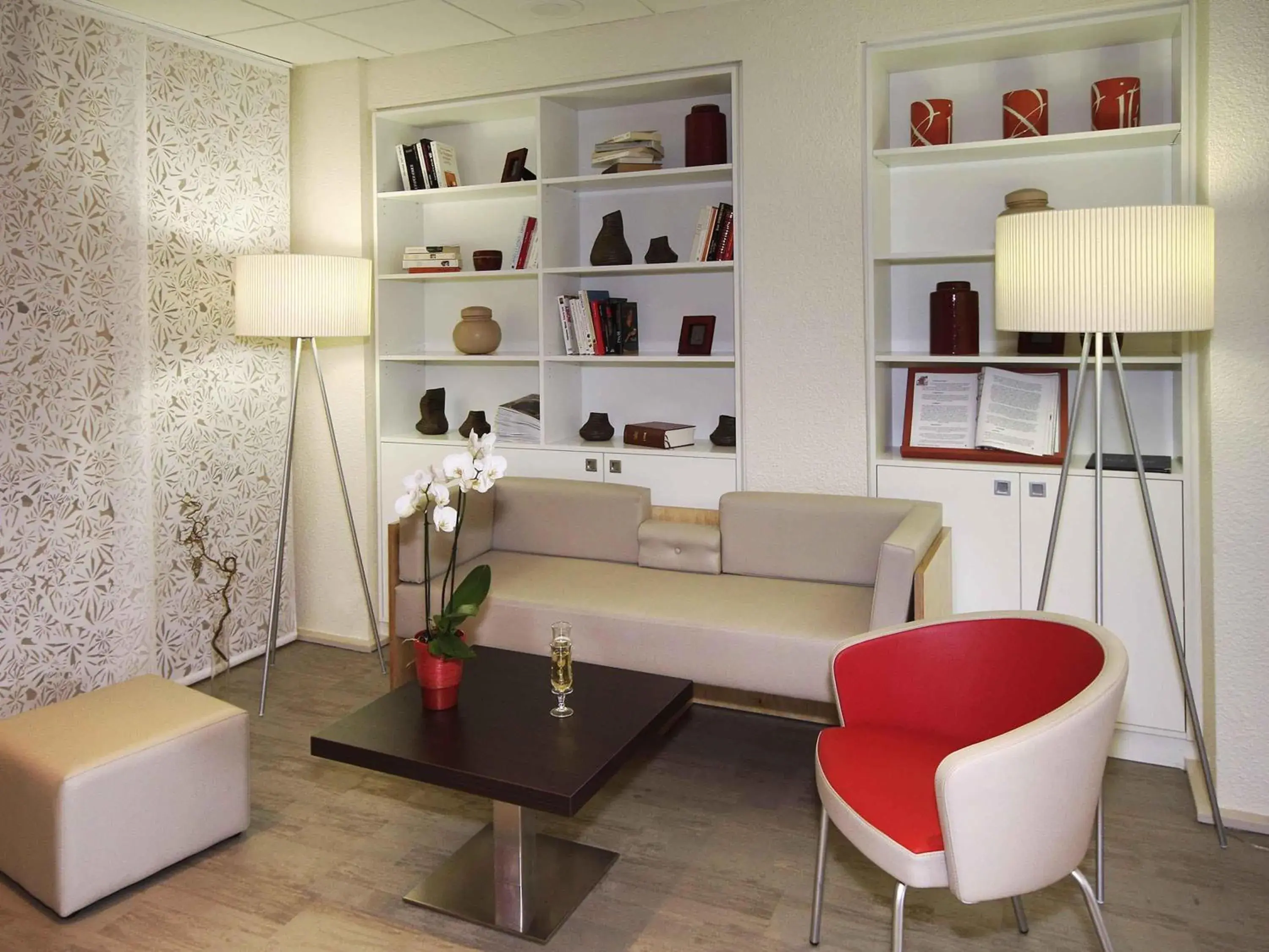 Lounge or bar in ibis Clermont Ferrand Sud Herbet Lounge or bar in ibis Clermont Ferrand Sud Herbet