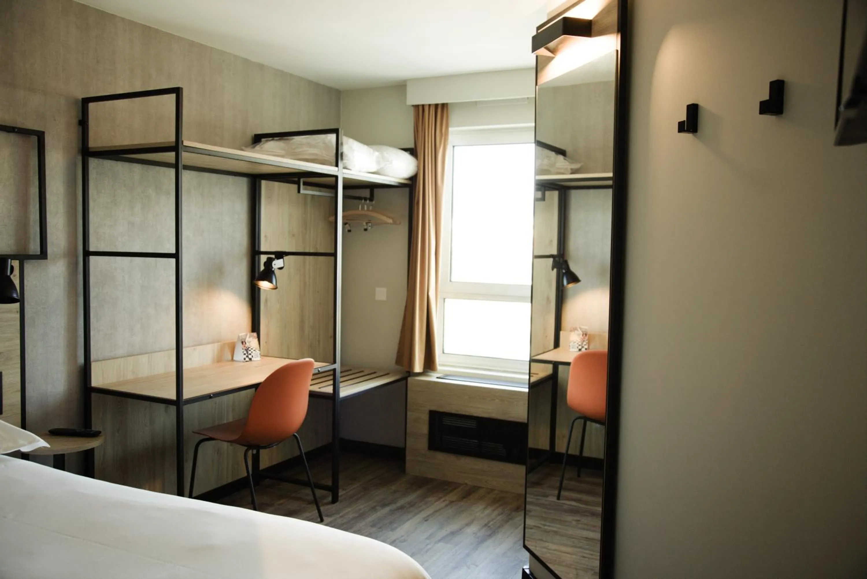 Photo of the whole room, Bed in ibis Clermont Ferrand Sud Herbet