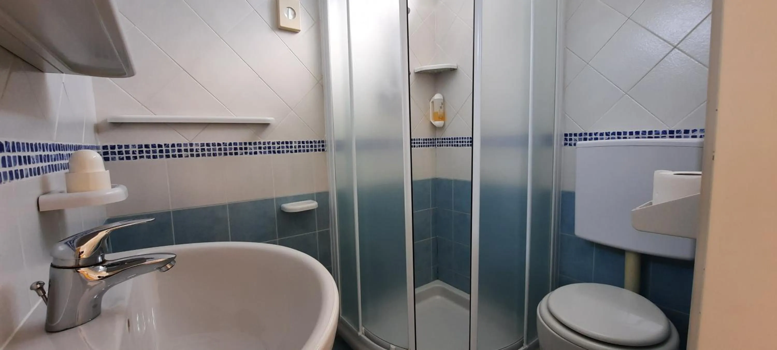 Bathroom in B&B Hotel Serenità