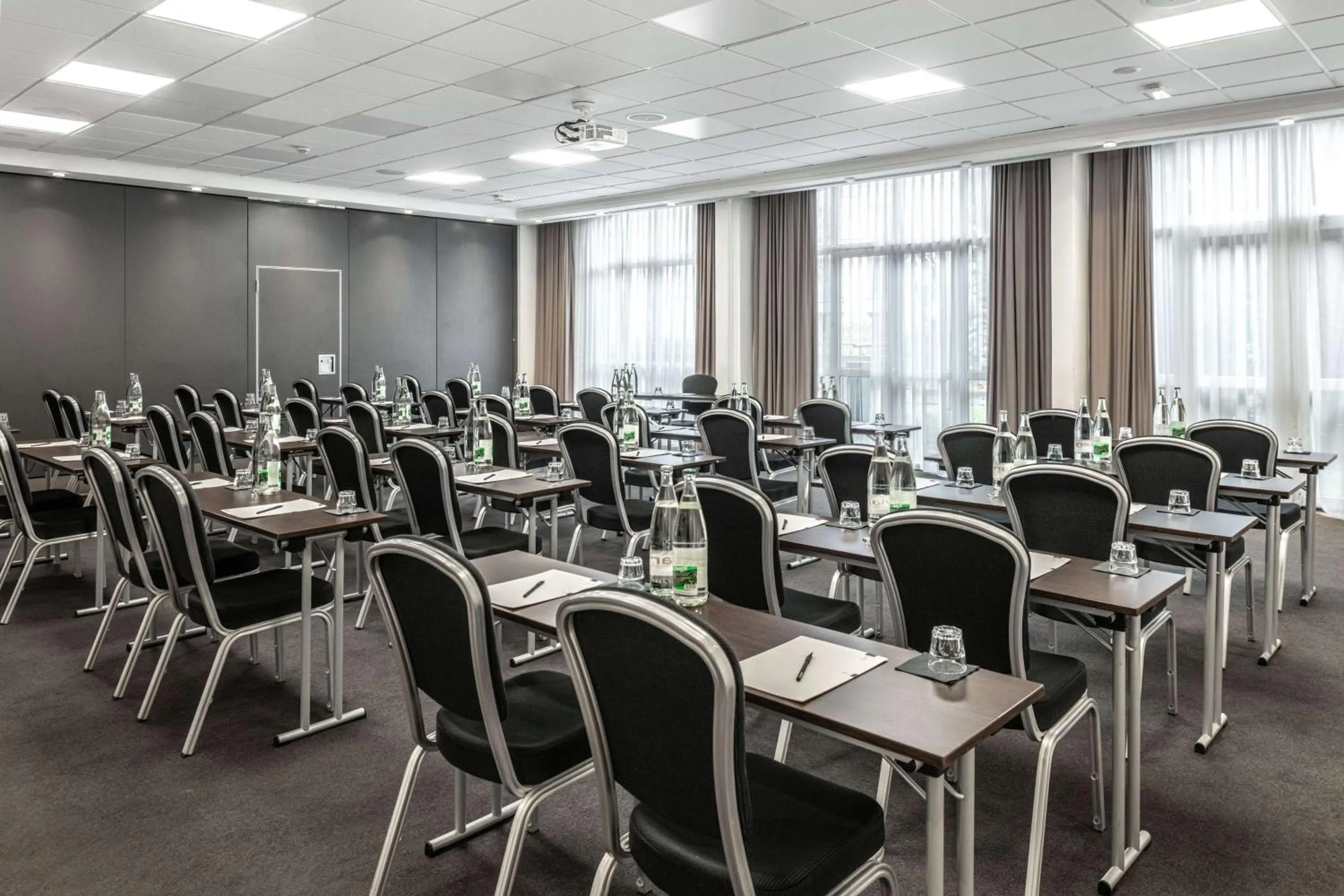 Meeting/conference room in pentahotel Paris Charles de Gaulle