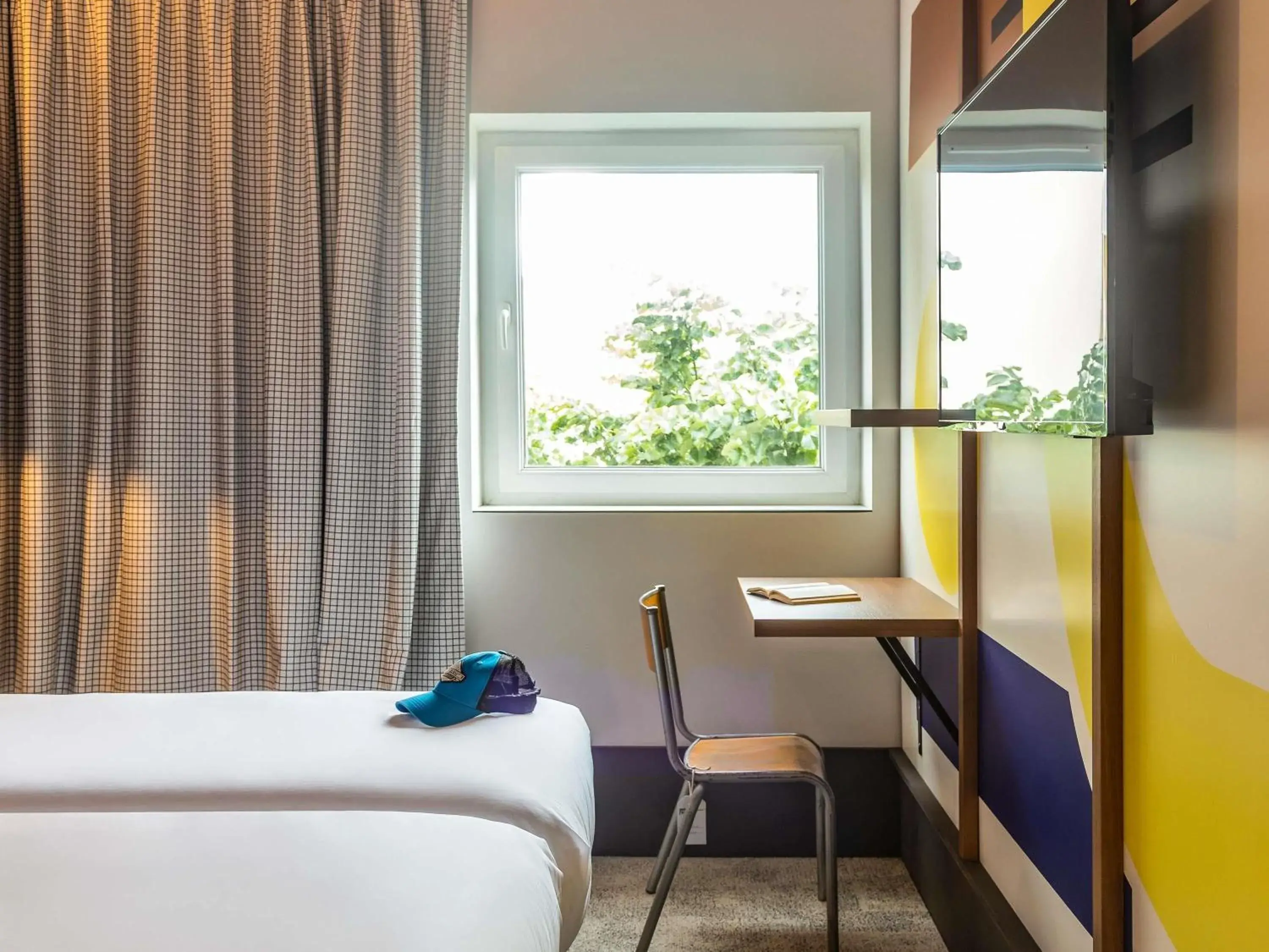 Bedroom, Bed in greet hotel Marseille Parc Chanot Velodrome Bedroom, Bed in greet hotel Marseille Parc Chanot Velodrome