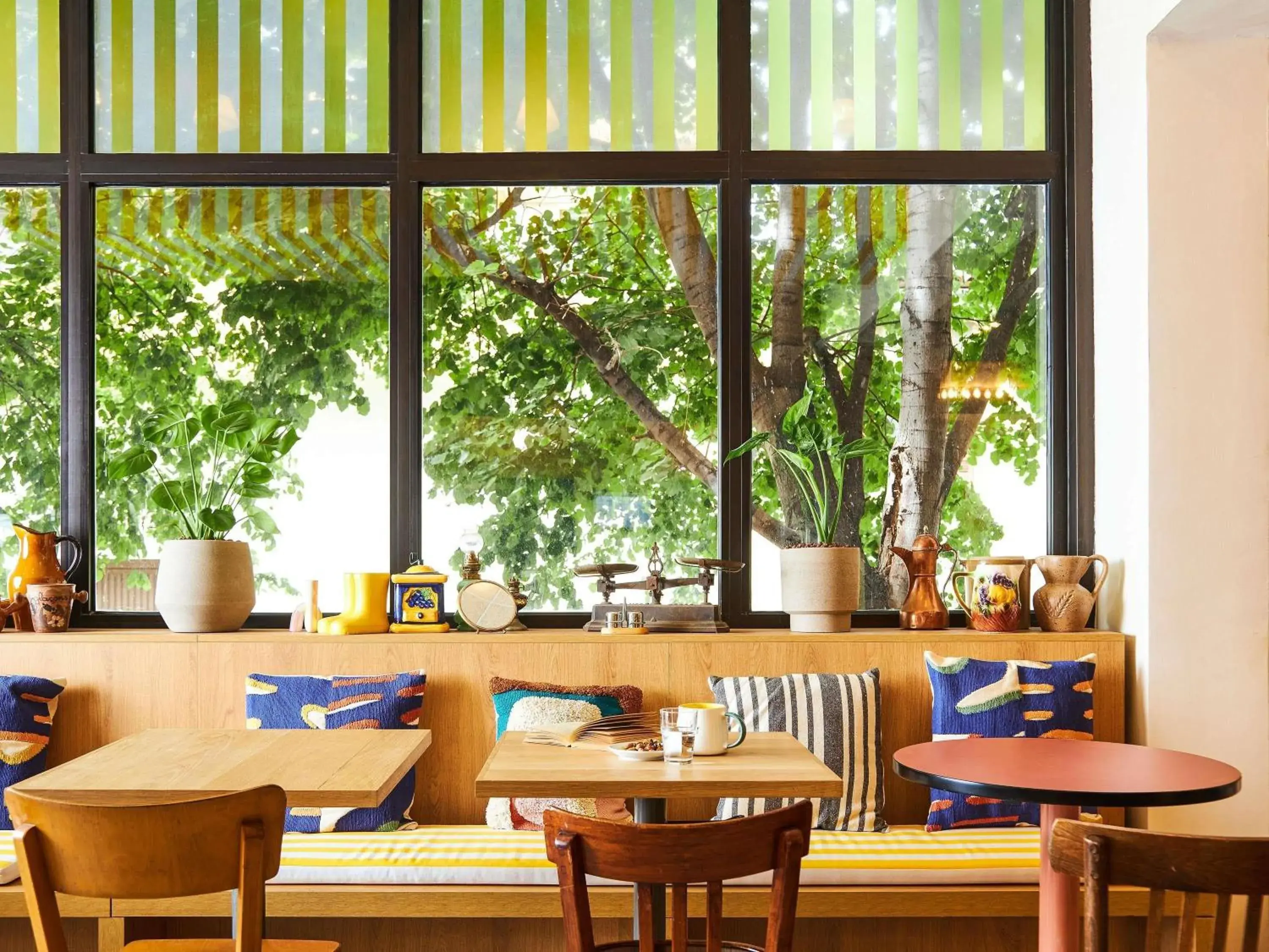 Property building in greet hotel Marseille Parc Chanot Velodrome Property building in greet hotel Marseille Parc Chanot Velodrome