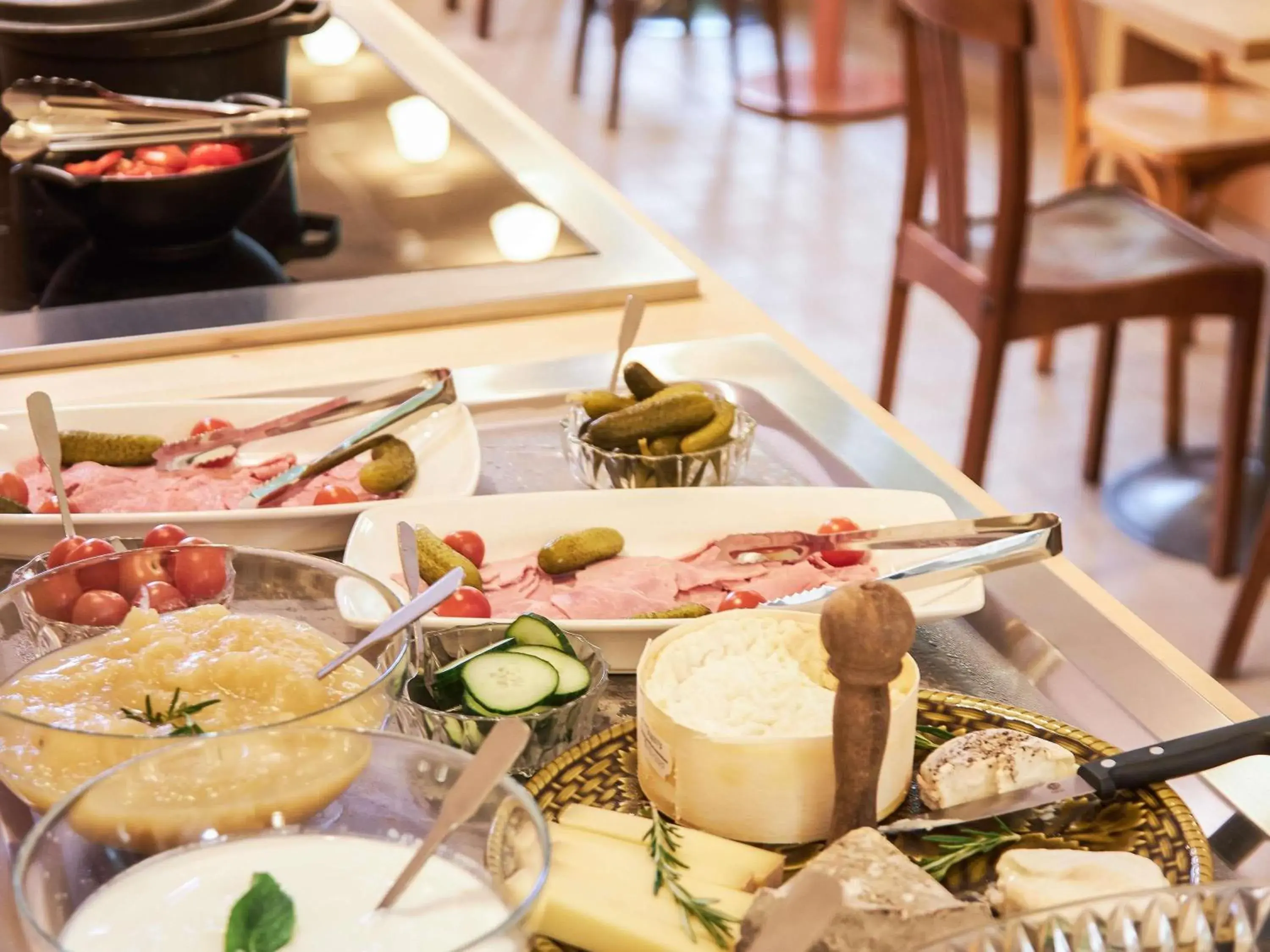 Breakfast in greet hotel Marseille Parc Chanot Velodrome Breakfast in greet hotel Marseille Parc Chanot Velodrome