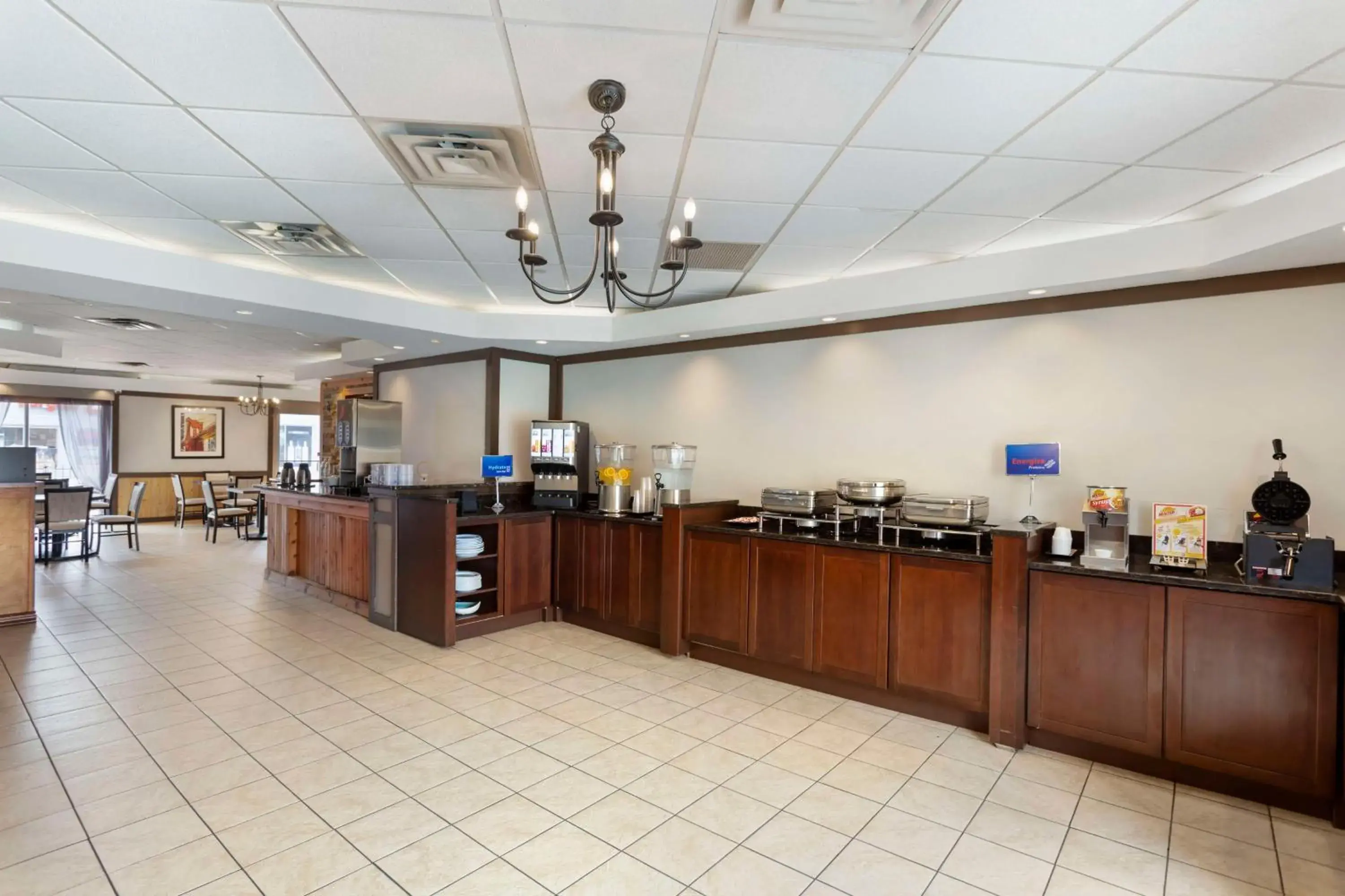 Breakfast in Best Western Mill River Manor Breakfast in Best Western Mill River Manor