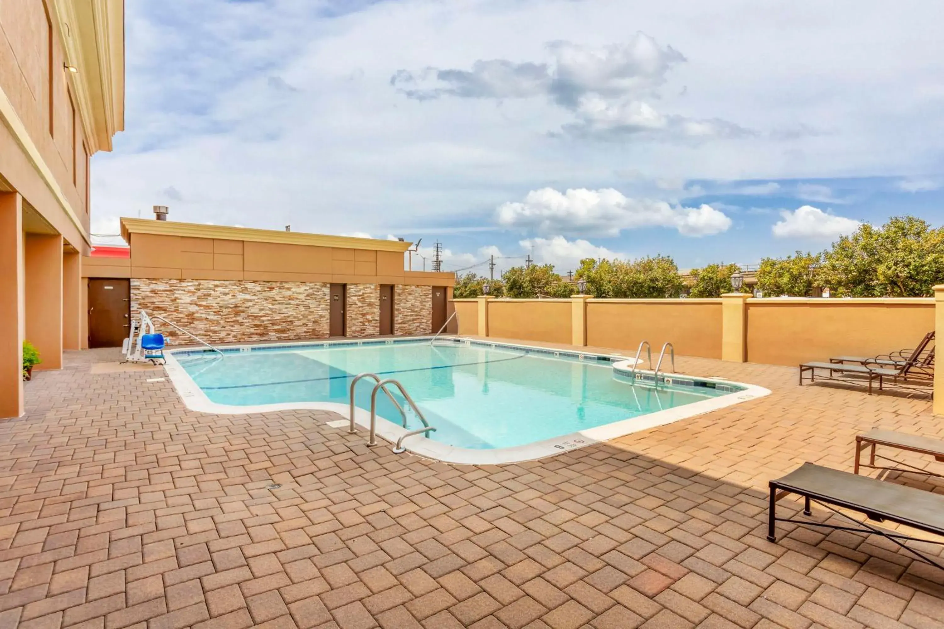 Pool view in Best Western Mill River Manor Pool view in Best Western Mill River Manor