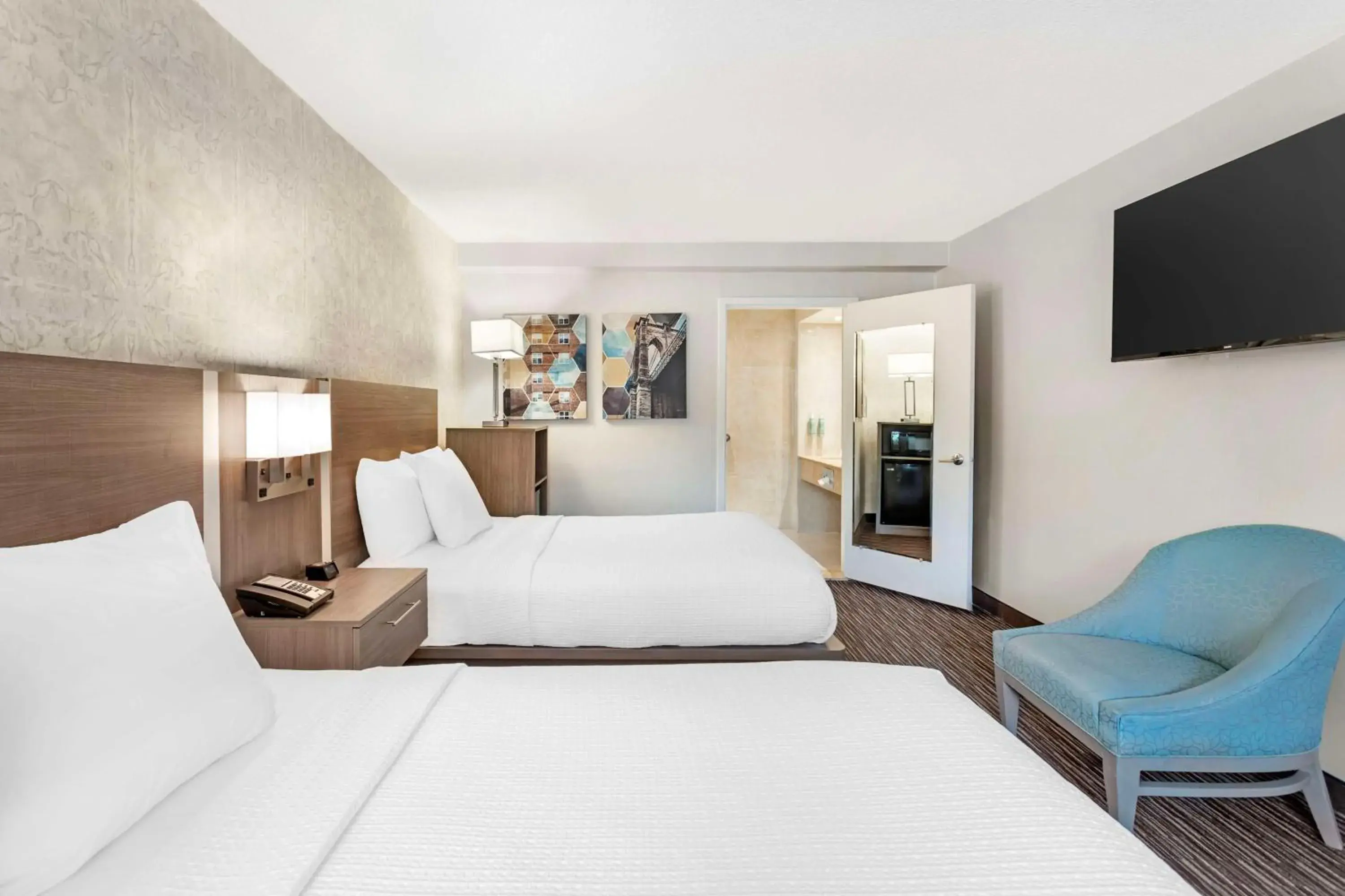 Bedroom, Bed in Best Western Mill River Manor Bedroom, Bed in Best Western Mill River Manor