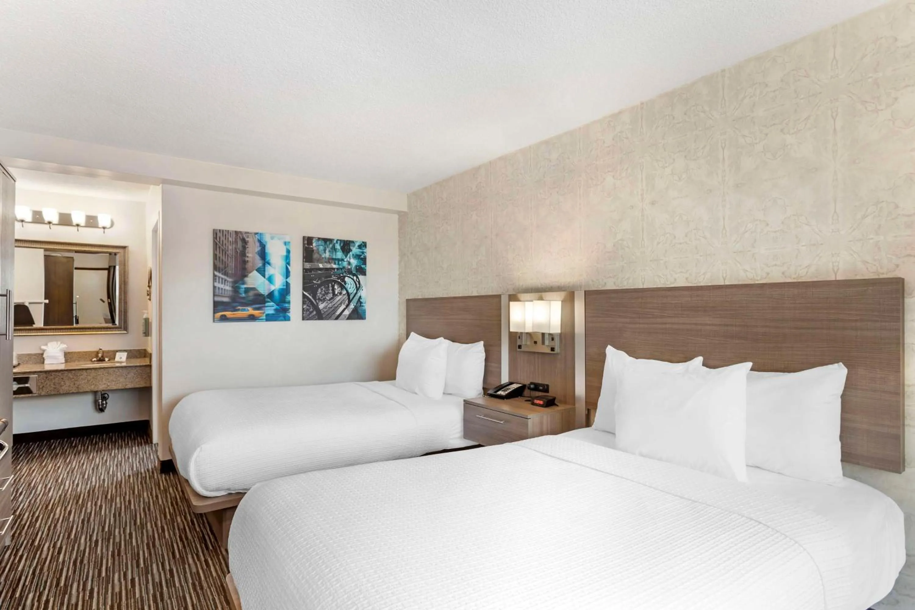 Bedroom, Bed in Best Western Mill River Manor