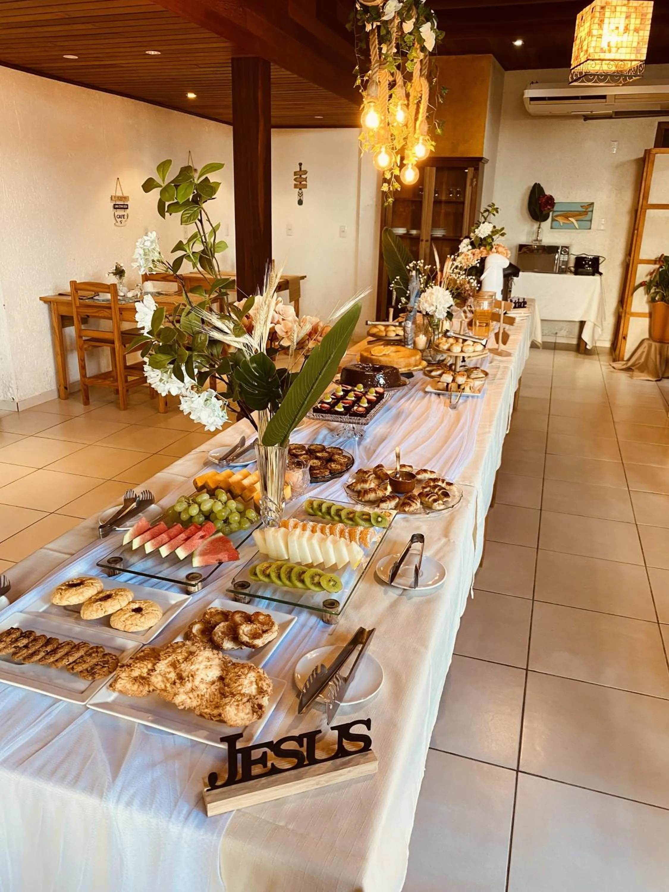 Buffet breakfast in Pousada Gauleses - Refugio de Charme na Praia do Rosa by La Vem Férias