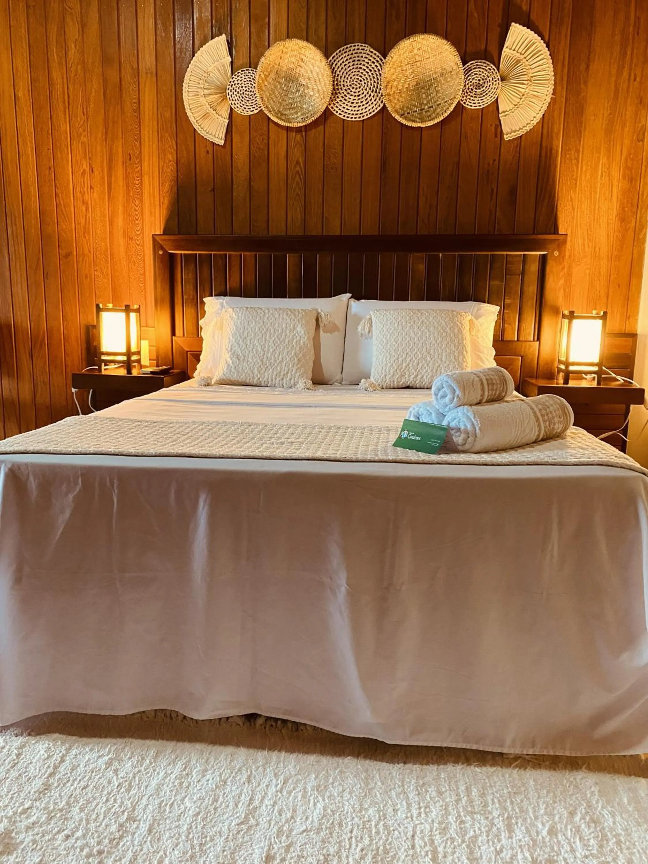 TV and multimedia, Bed in Pousada Gauleses - Refugio de Charme na Praia do Rosa by La Vem Férias
