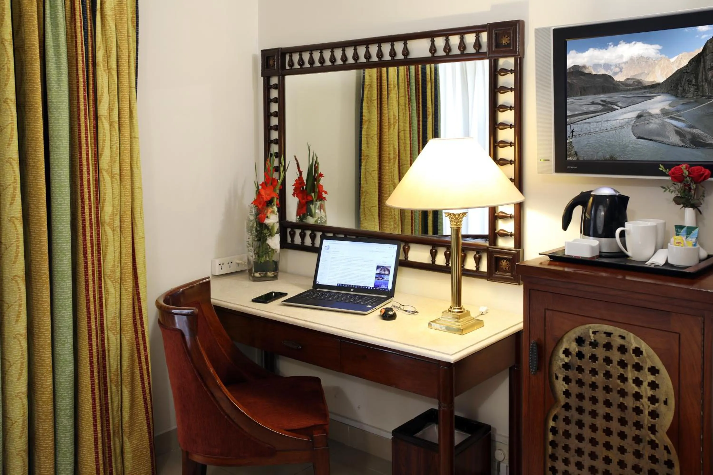 Business facilities in Avari Xpress, Islamabad