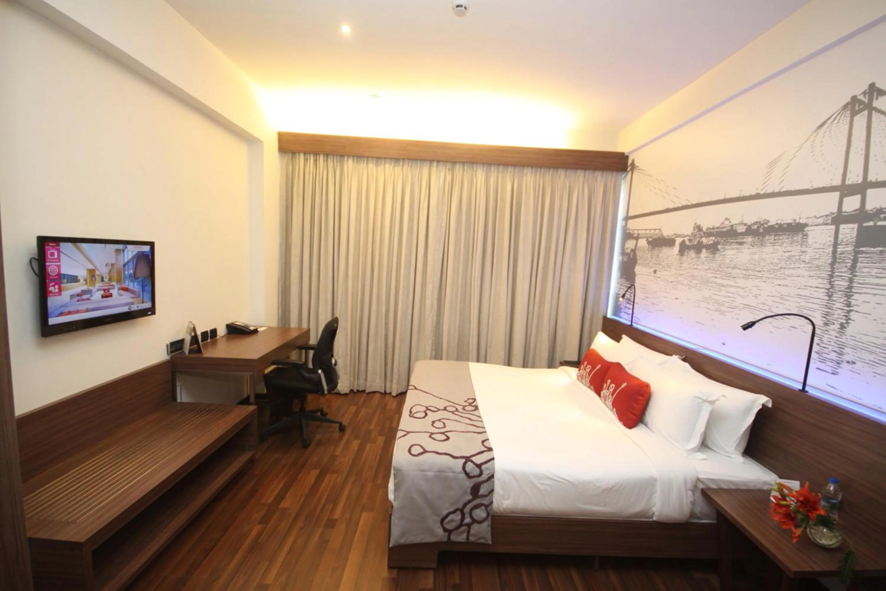 Photo of the whole room, Bed in Vivanta Kolkata EM Bypass