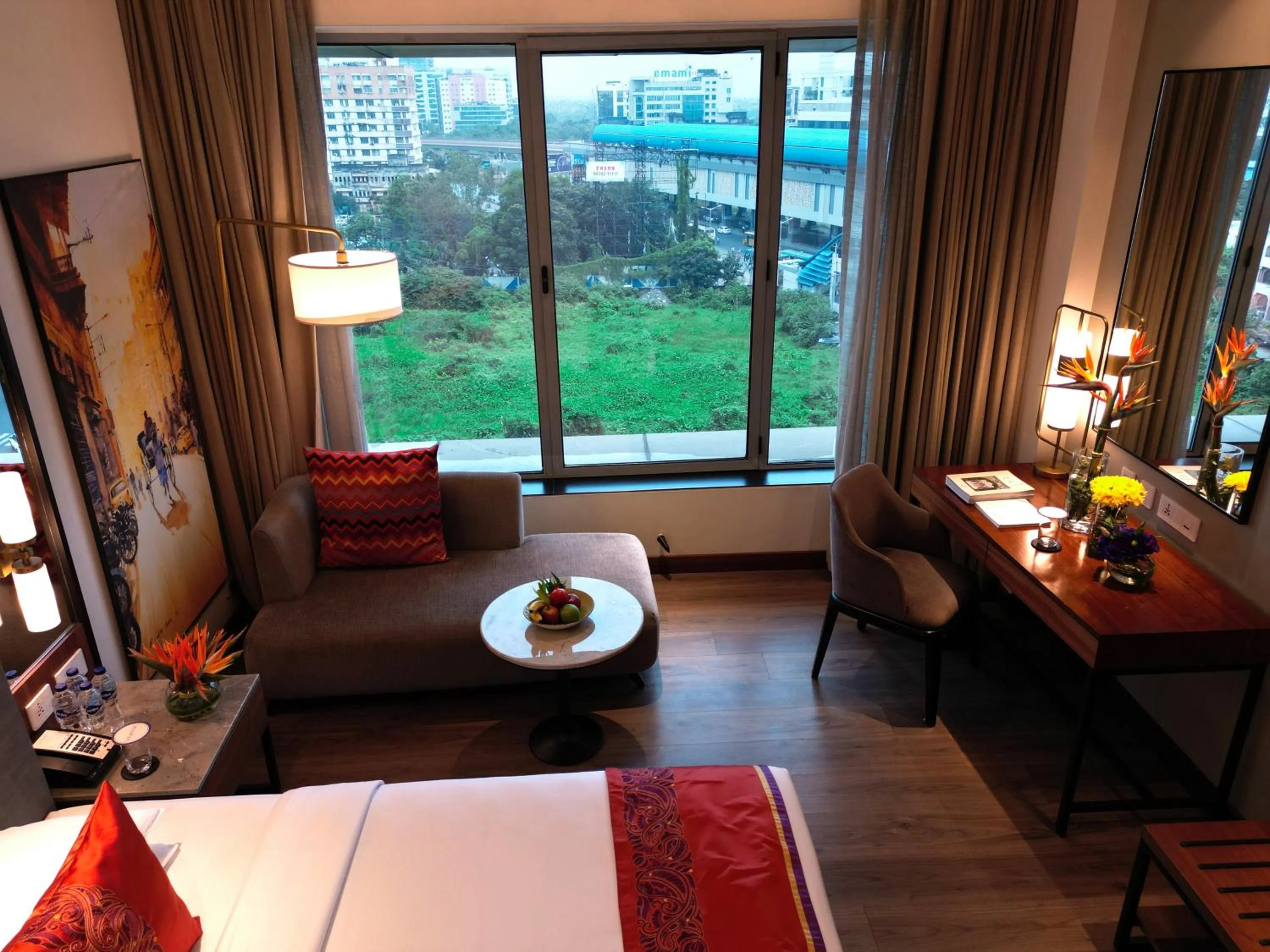 Photo of the whole room, Bed in Vivanta Kolkata EM Bypass