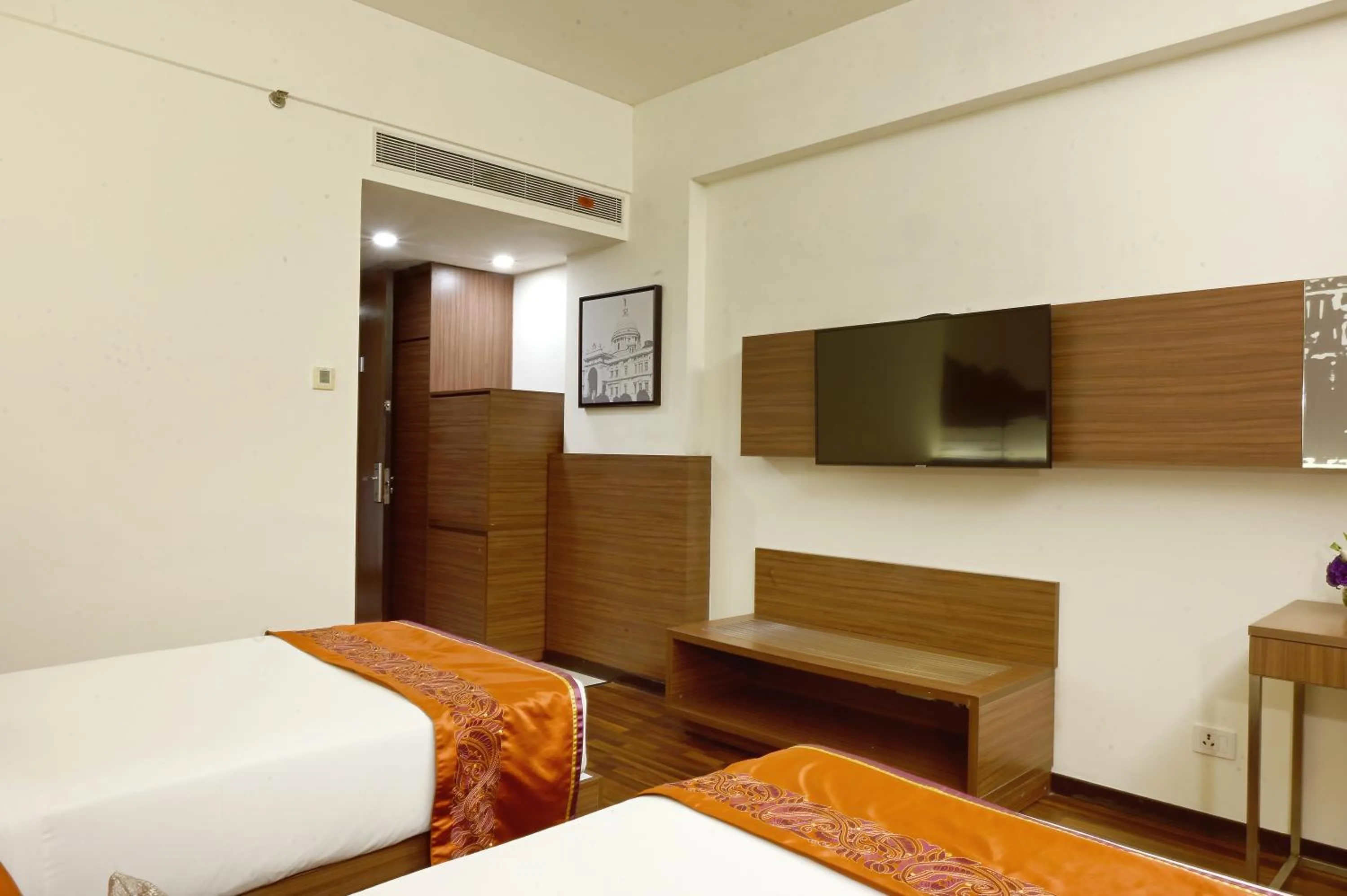 TV and multimedia, Bed in Vivanta Kolkata EM Bypass