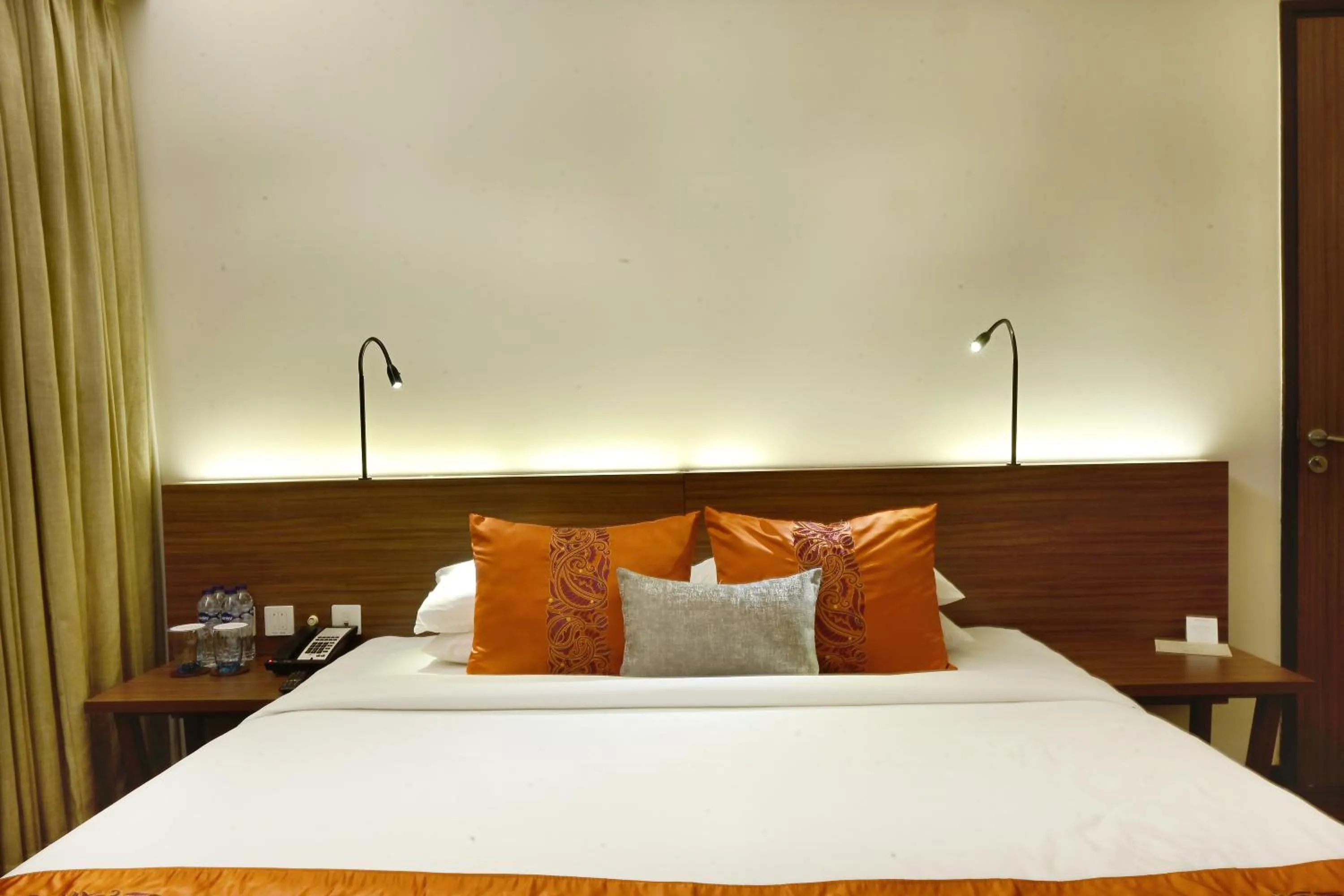 Bed in Vivanta Kolkata EM Bypass