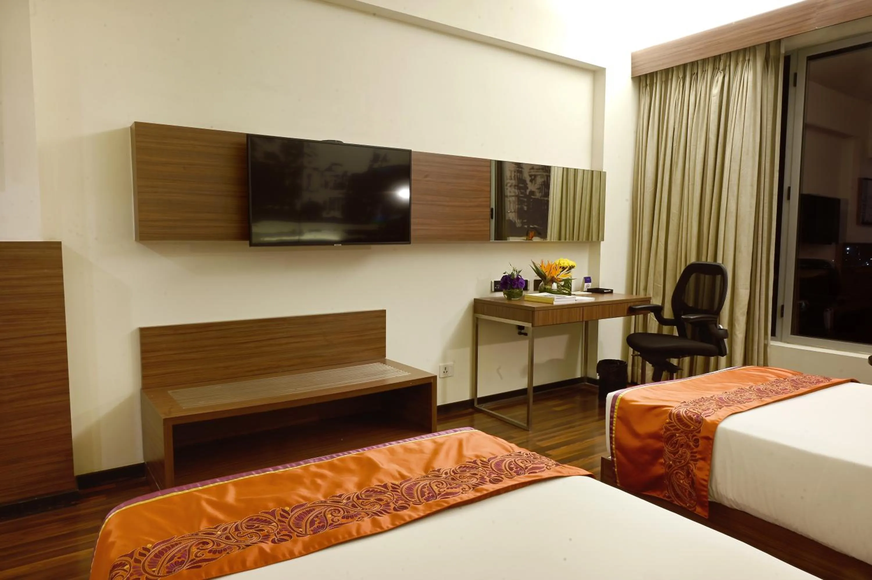 TV and multimedia, Bed in Vivanta Kolkata EM Bypass