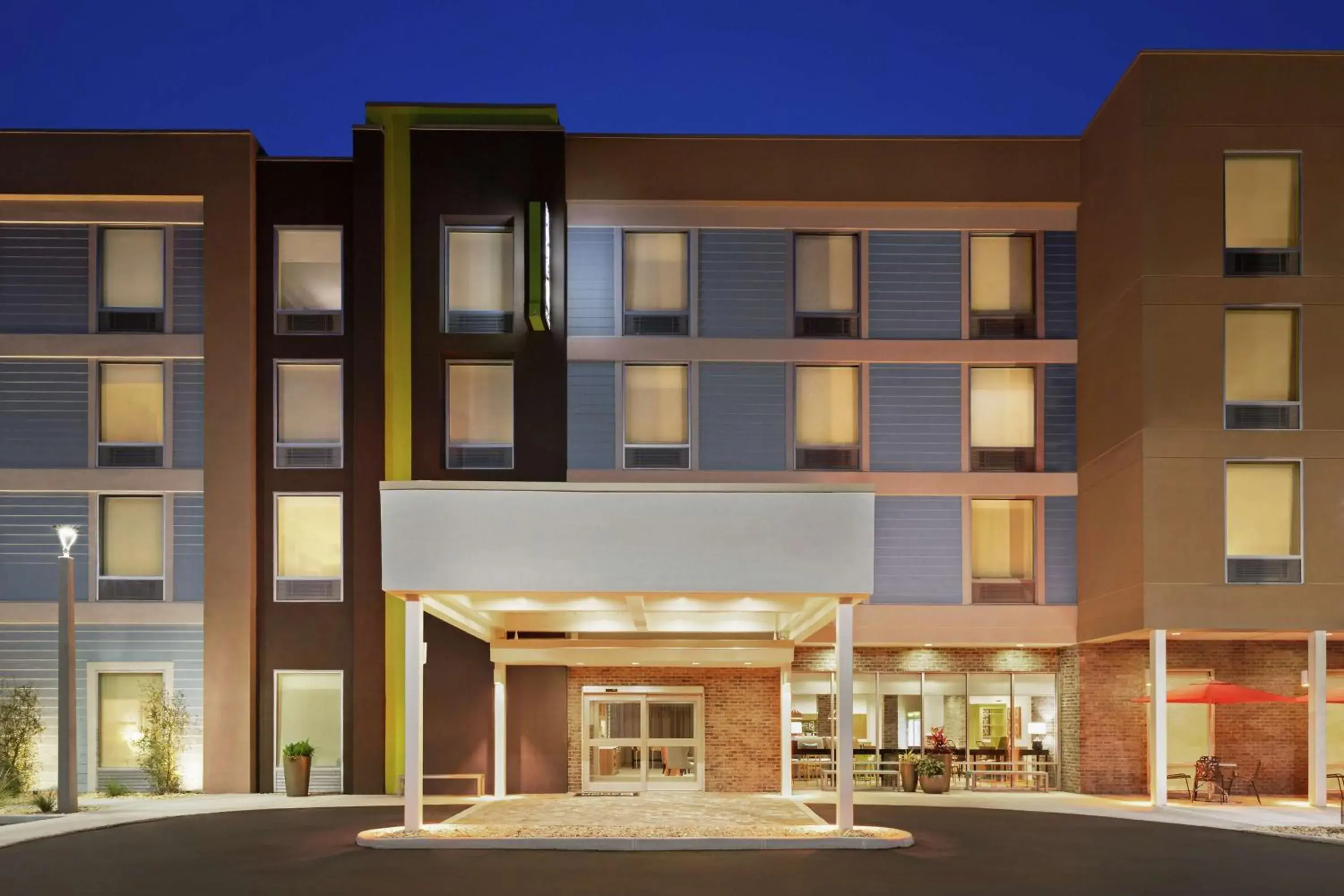 Property building in Home2 Suites By Hilton Fernandina Beach on Amelia Island, FL Property building in Home2 Suites By Hilton Fernandina Beach on Amelia Island, FL