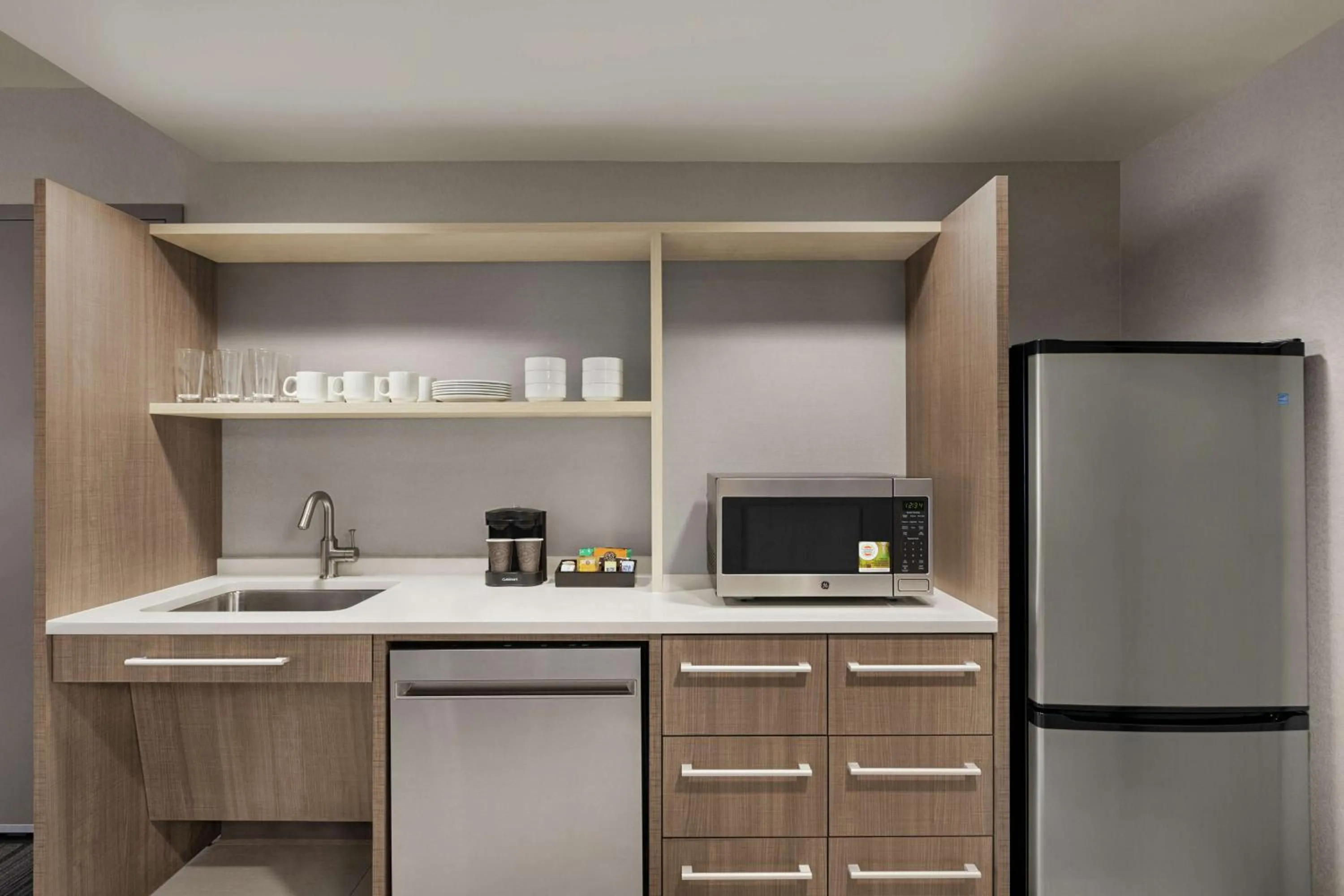 Kitchen or kitchenette in Home2 Suites By Hilton Fernandina Beach on Amelia Island, FL